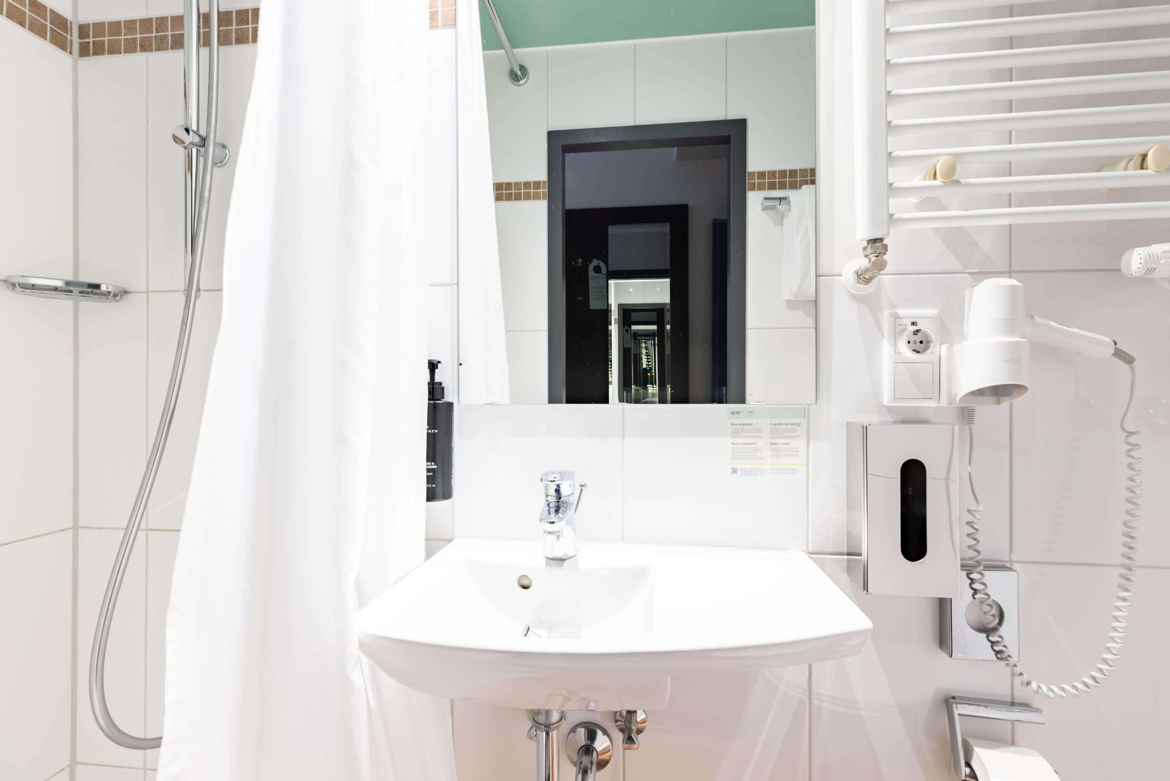 Garner Hotel Hamburg - Graf Moltke — 3