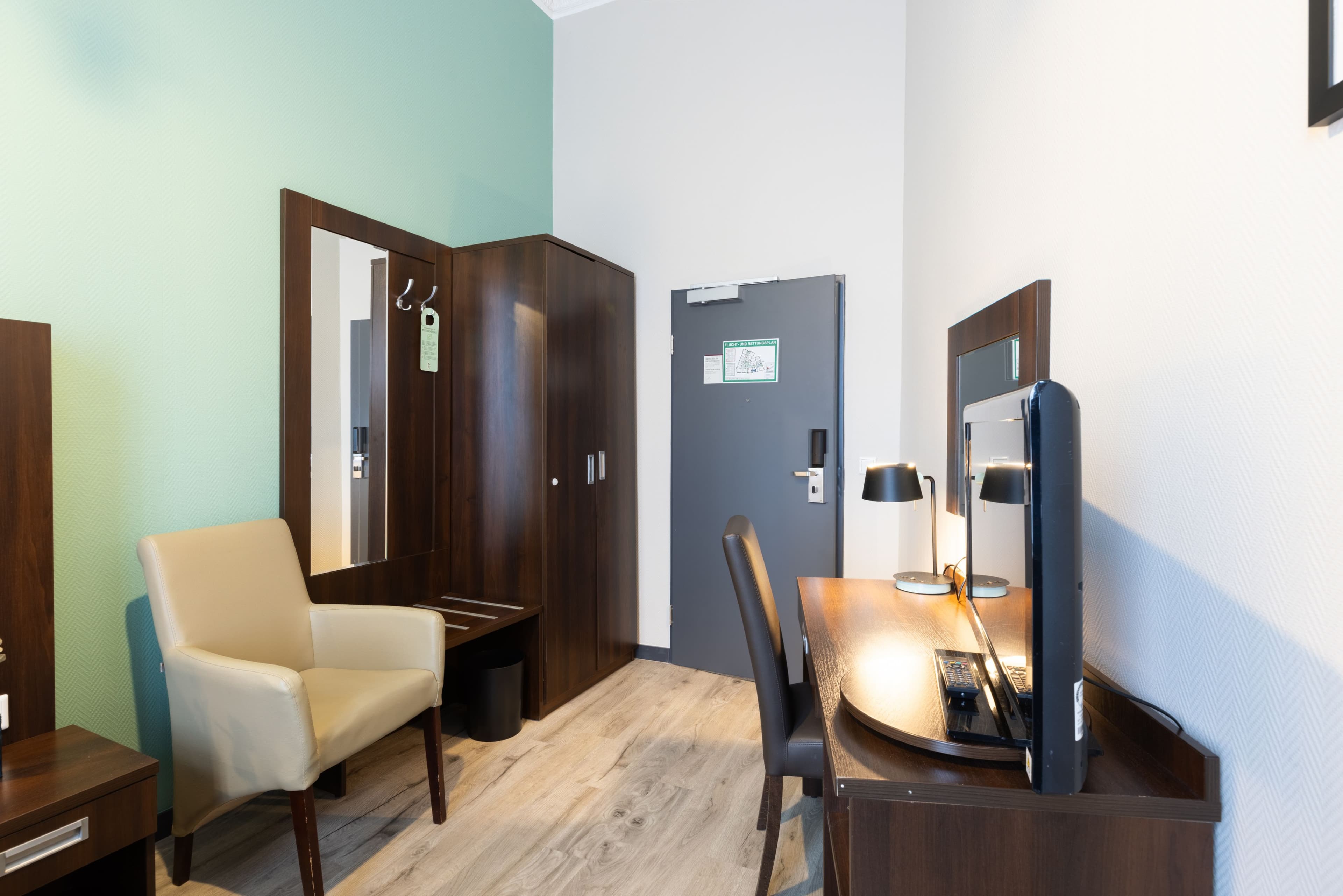 Garner Hotel Hamburg - Graf Moltke — 7
