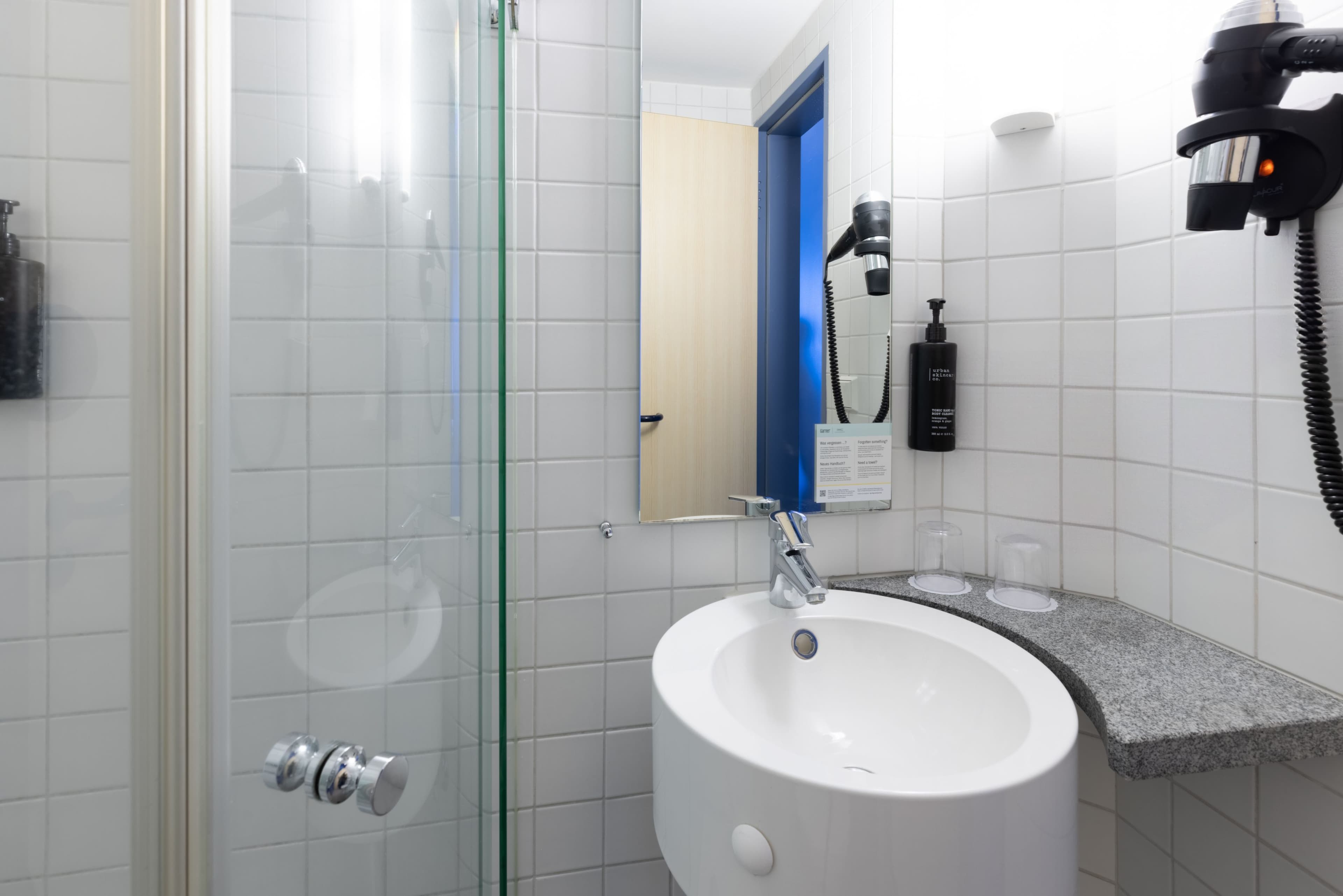 Standard Room - Image 13