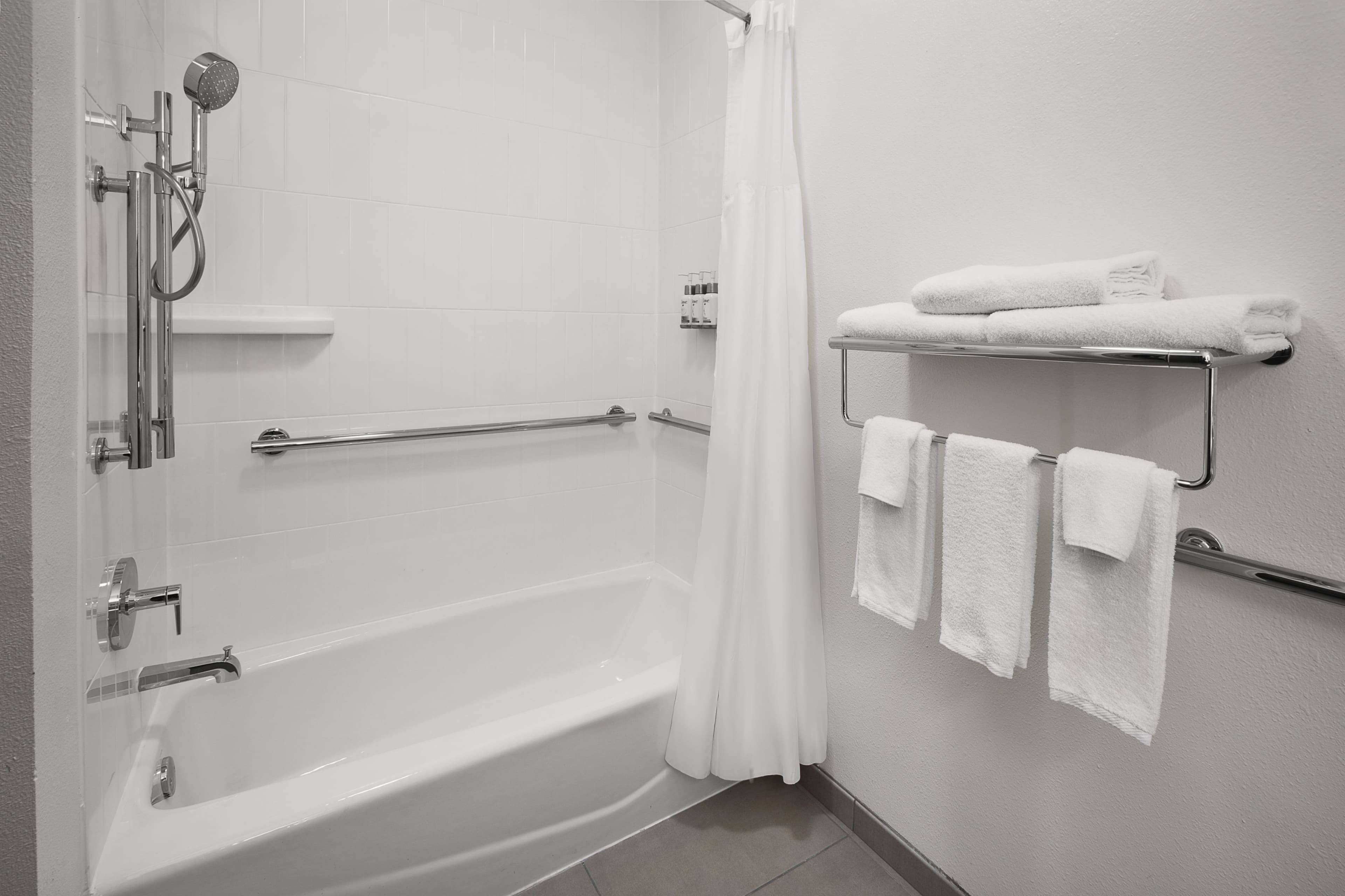 Garner Hotel Lincoln North — 40