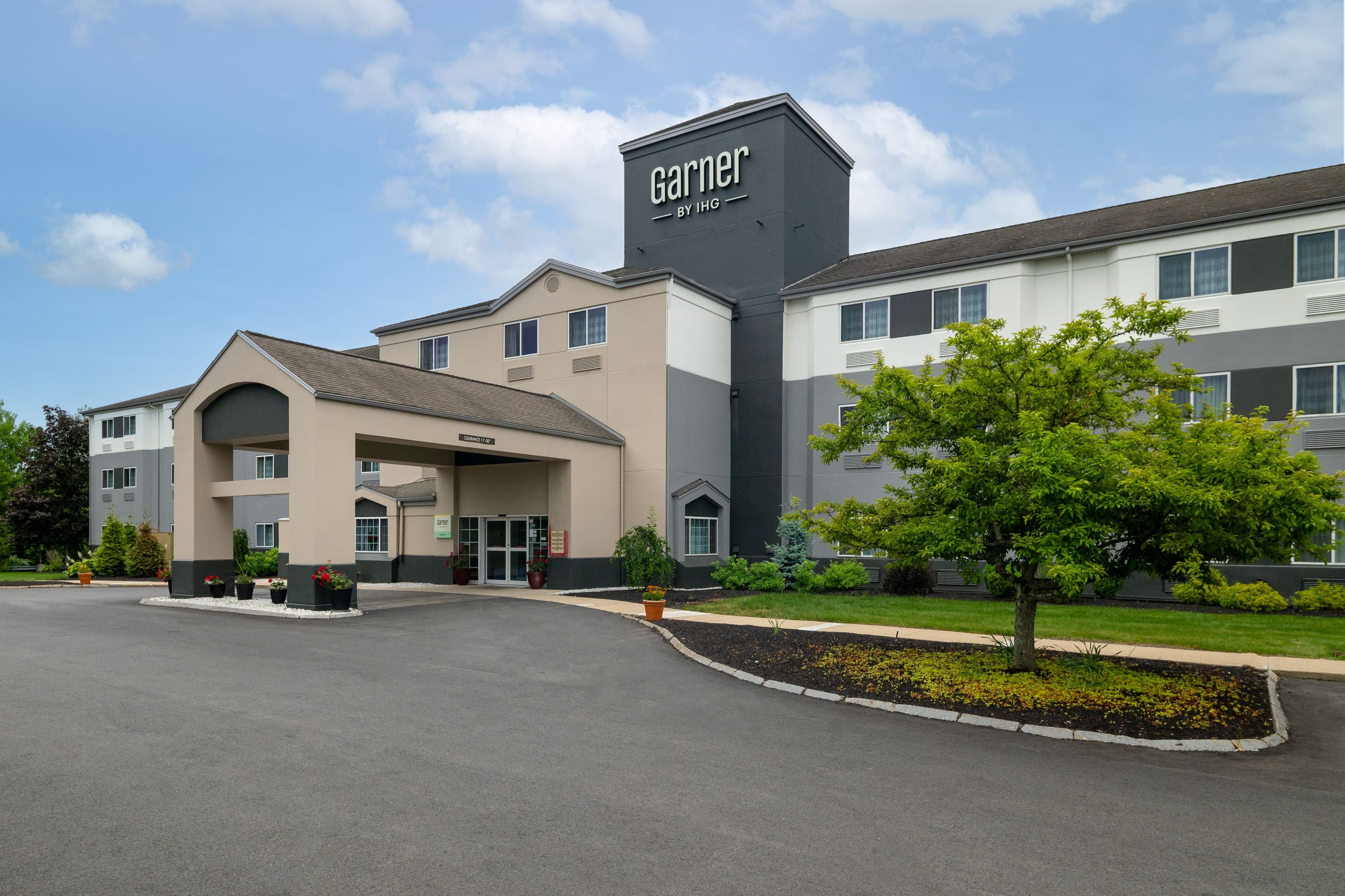 Garner Hotel Londonderry - Manchester - Image 1