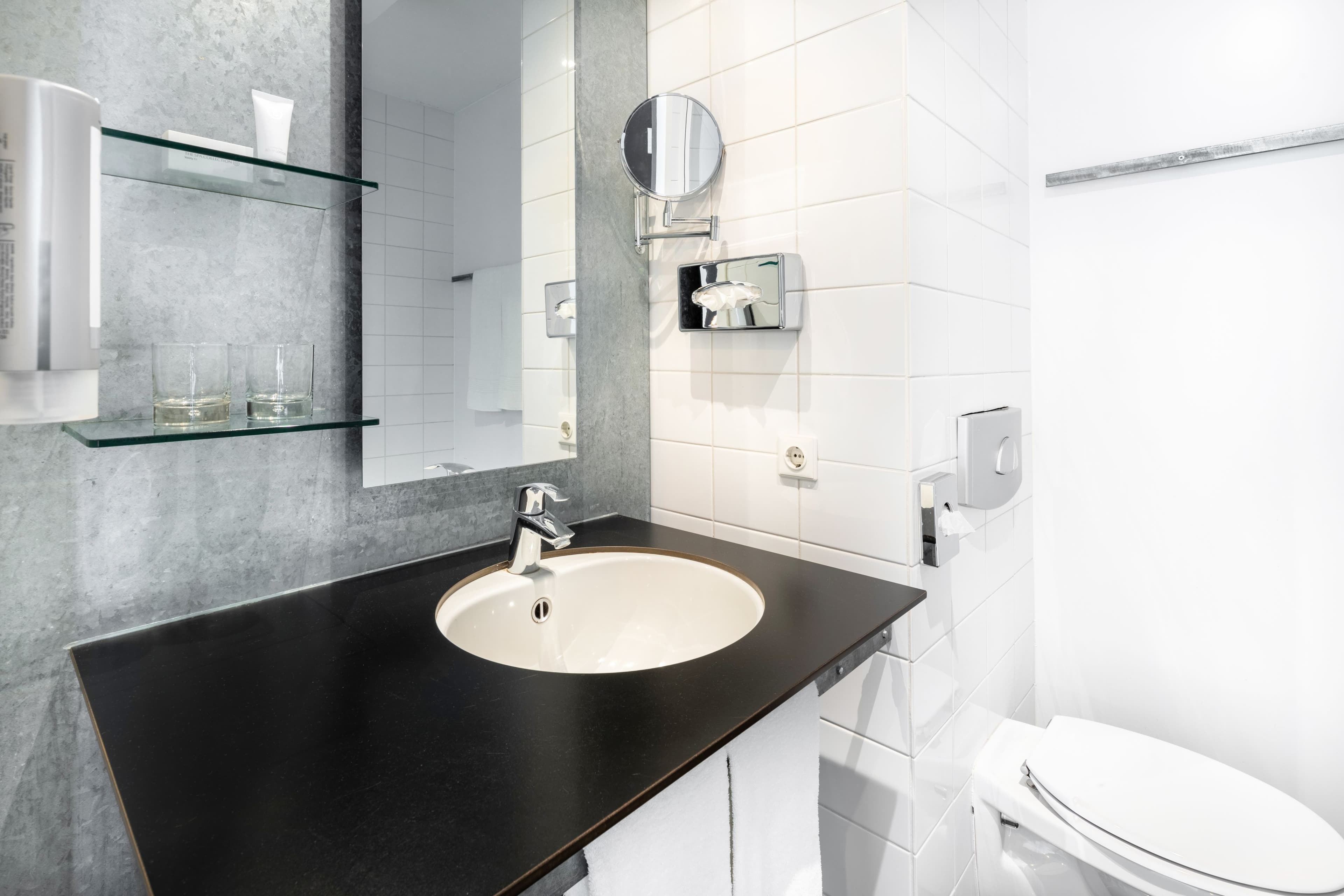 Standard Room - Image 7