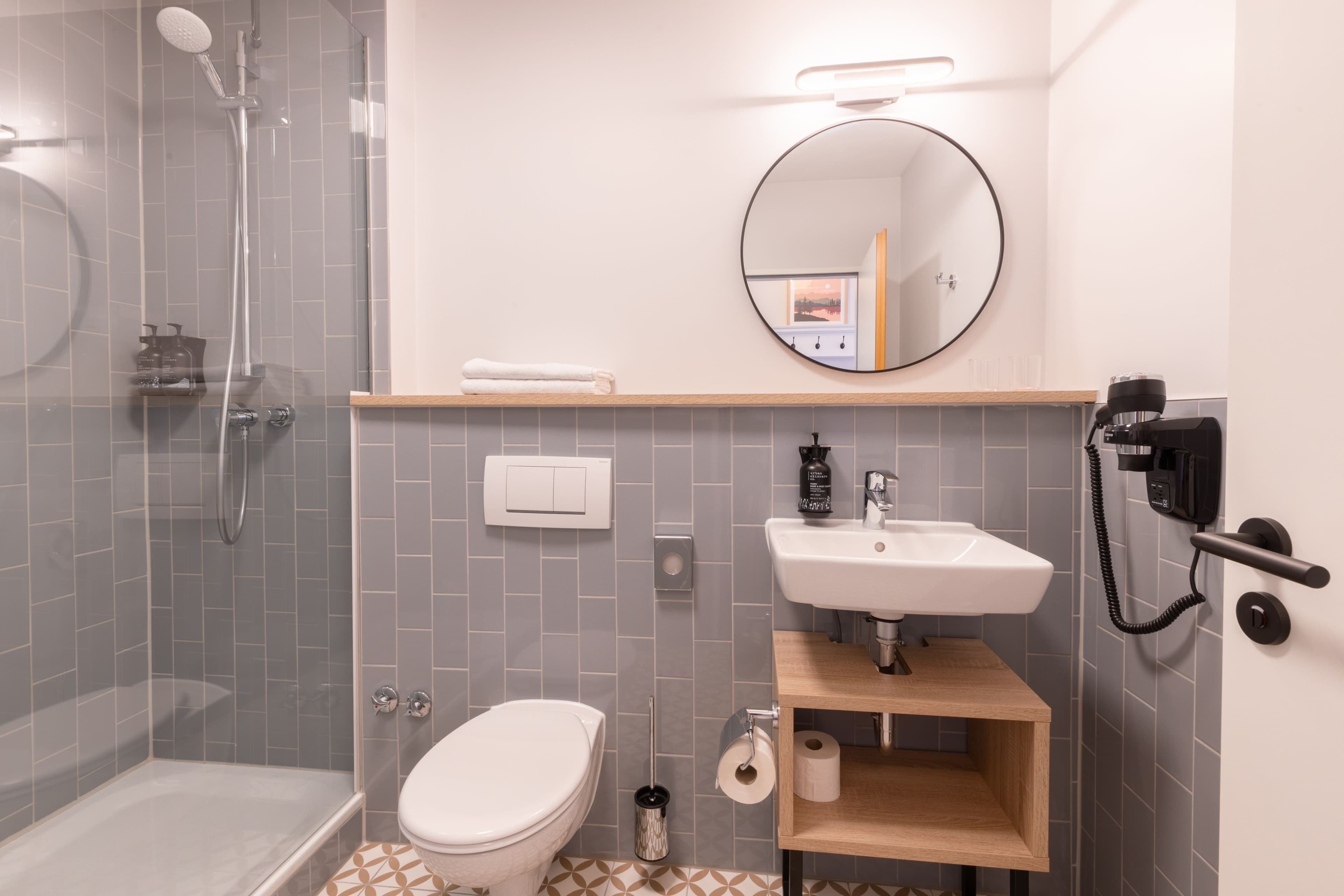 Standard Room - Image 6