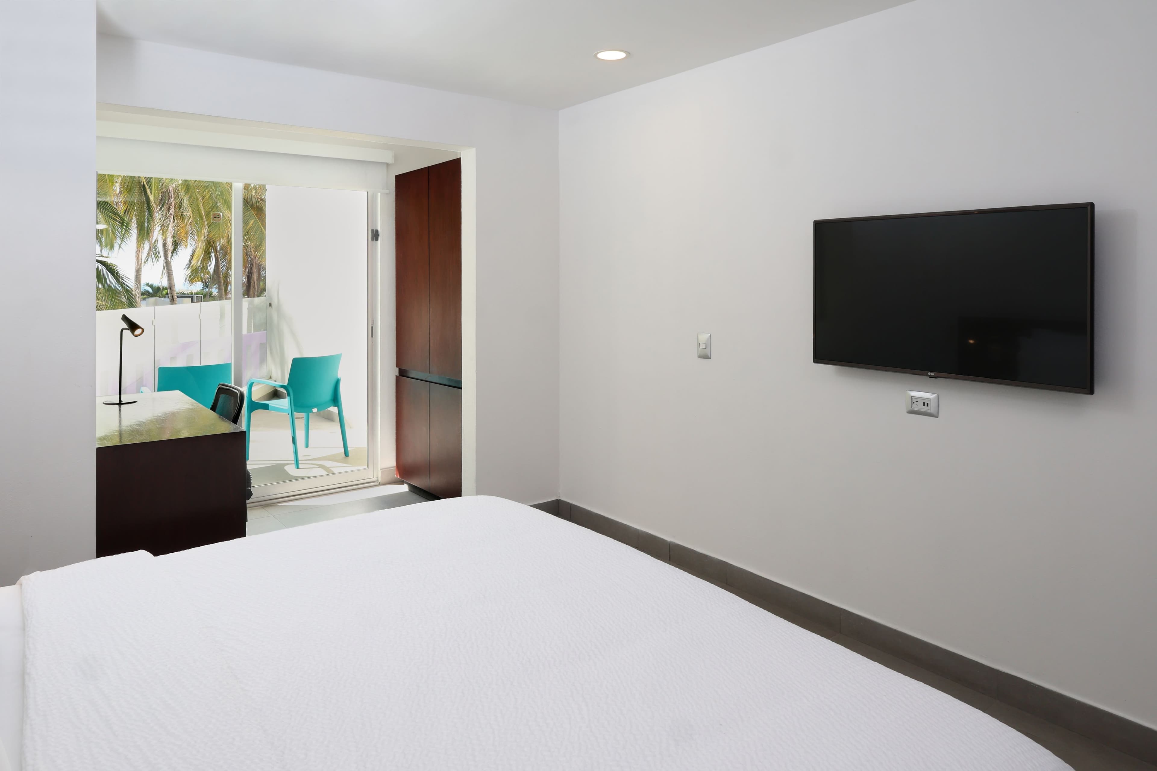 Garner Hotel Mazatlan Beach - Image 5