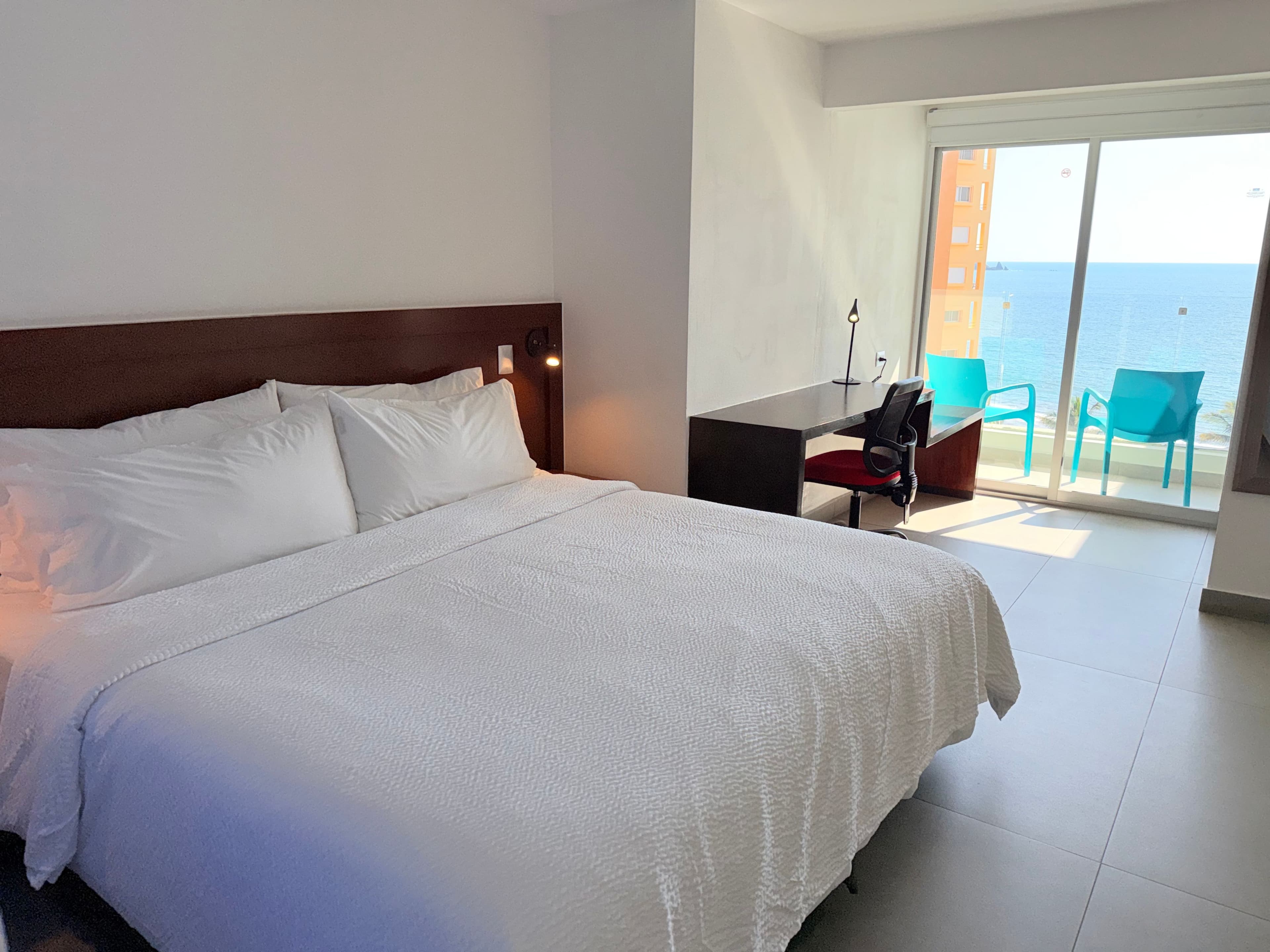 Garner Hotel Mazatlan Beach — 8