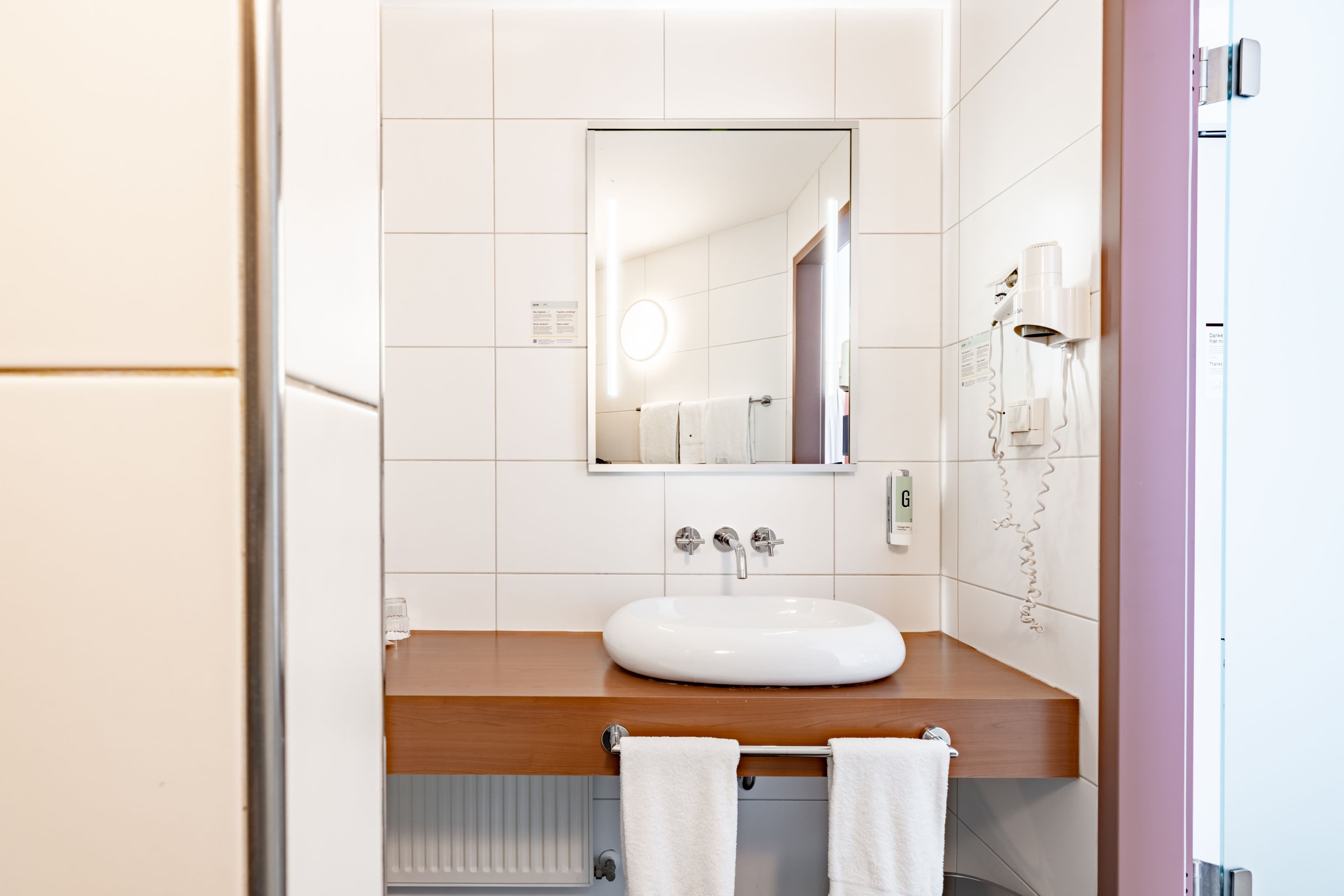 Standard Room - Image 9
