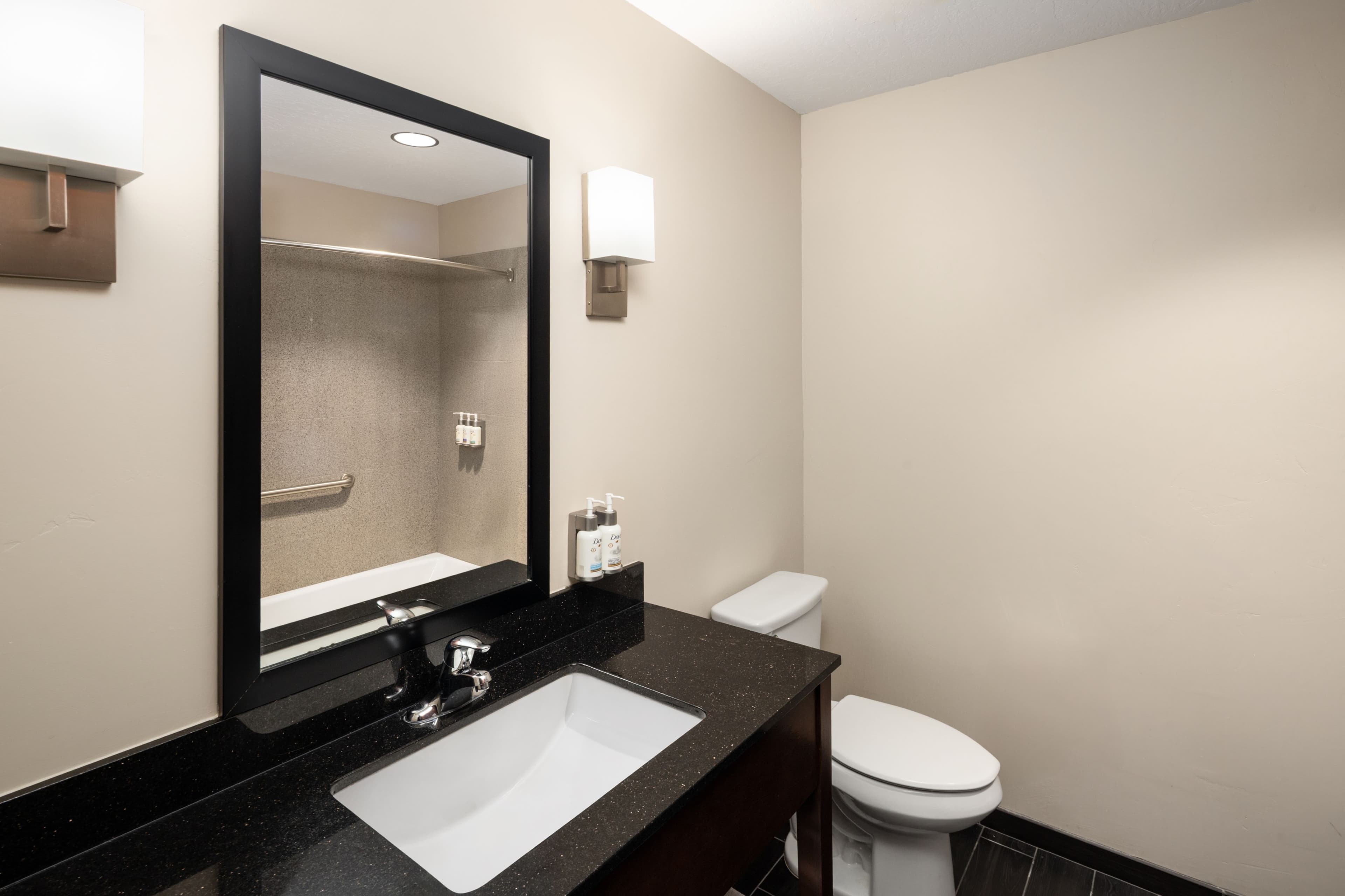 Garner Hotel Page - Lake Powell Area - Image 3