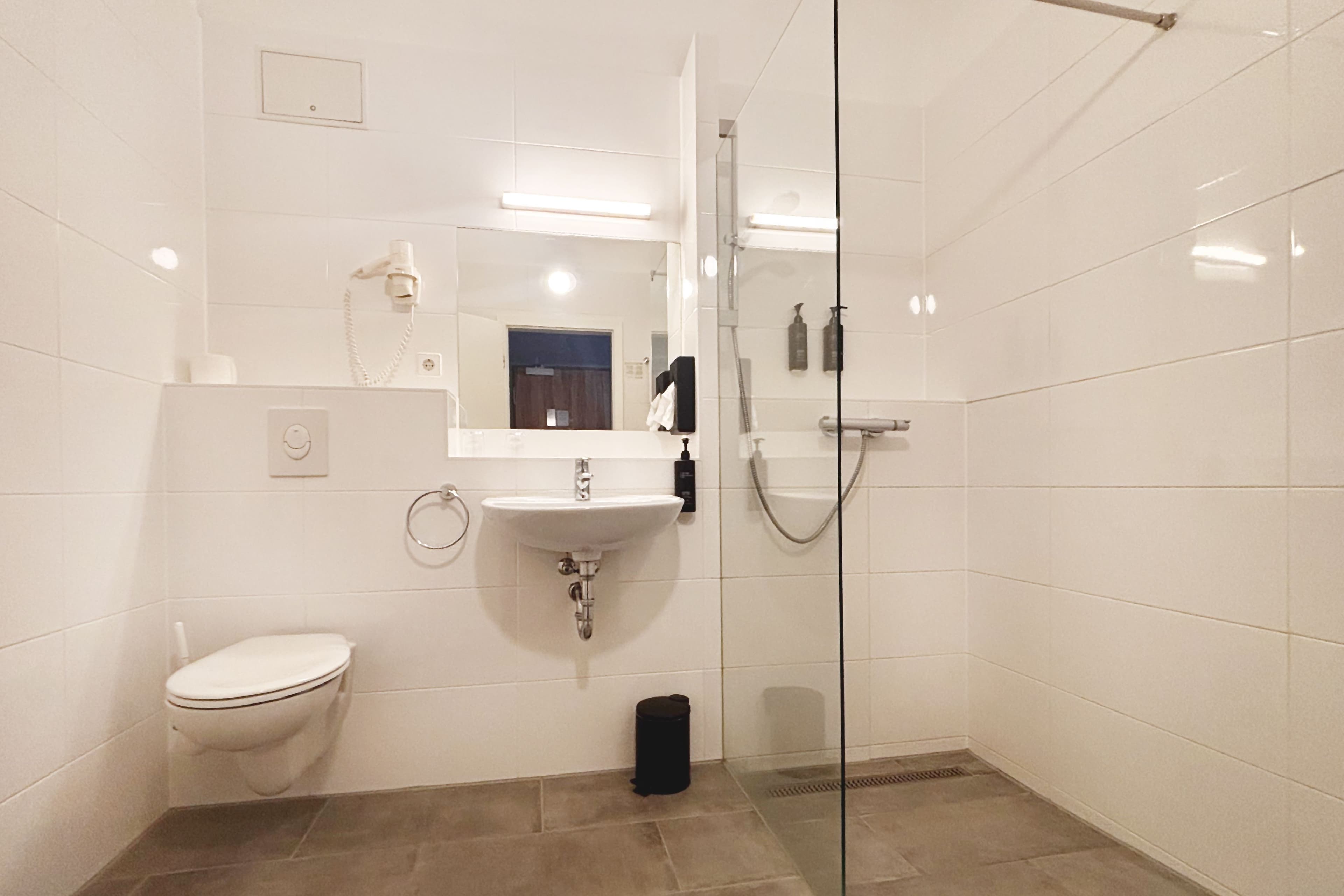 Garner Hotel Stuttgart - Zuffenhausen — 76