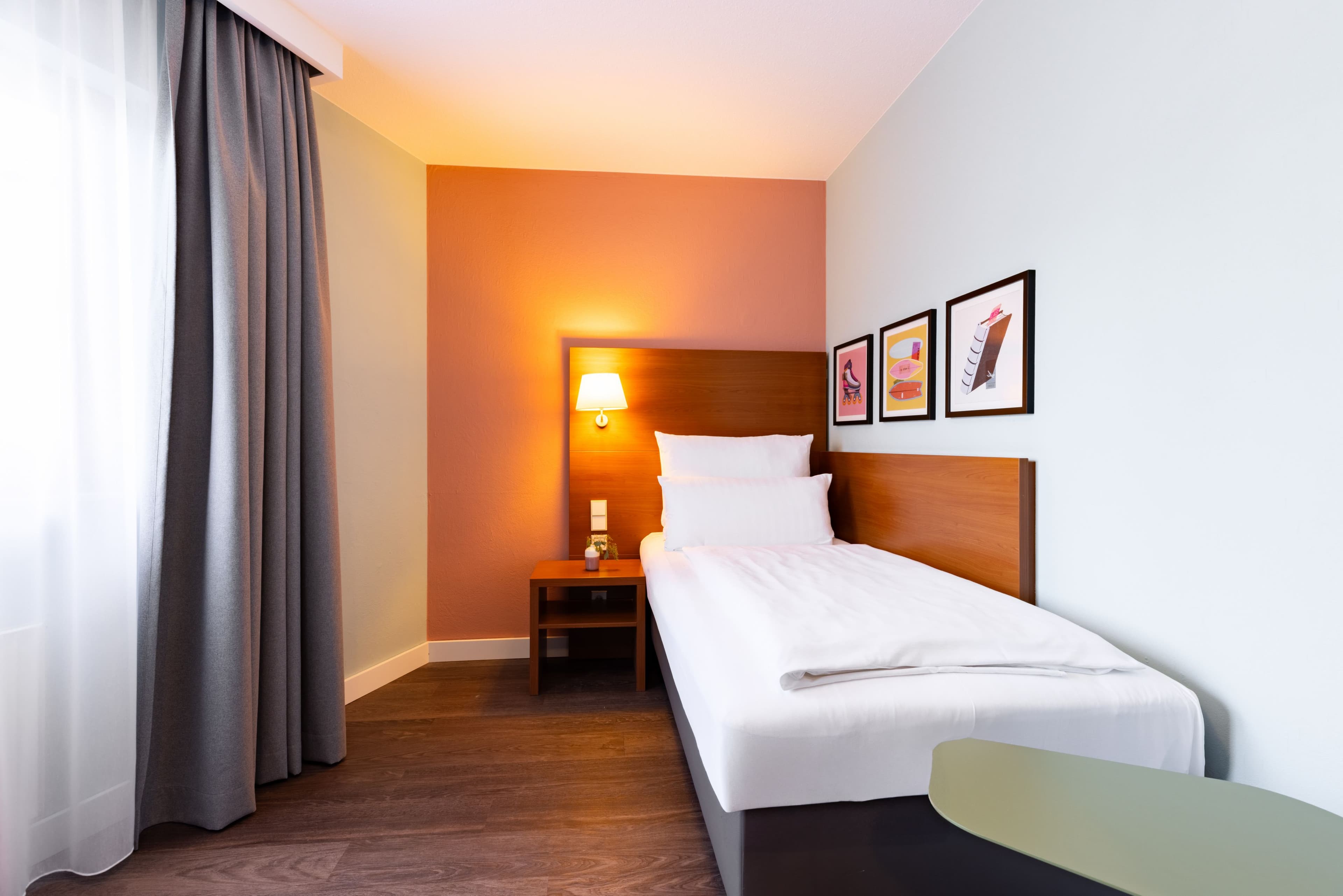 Standard Room - Image 9