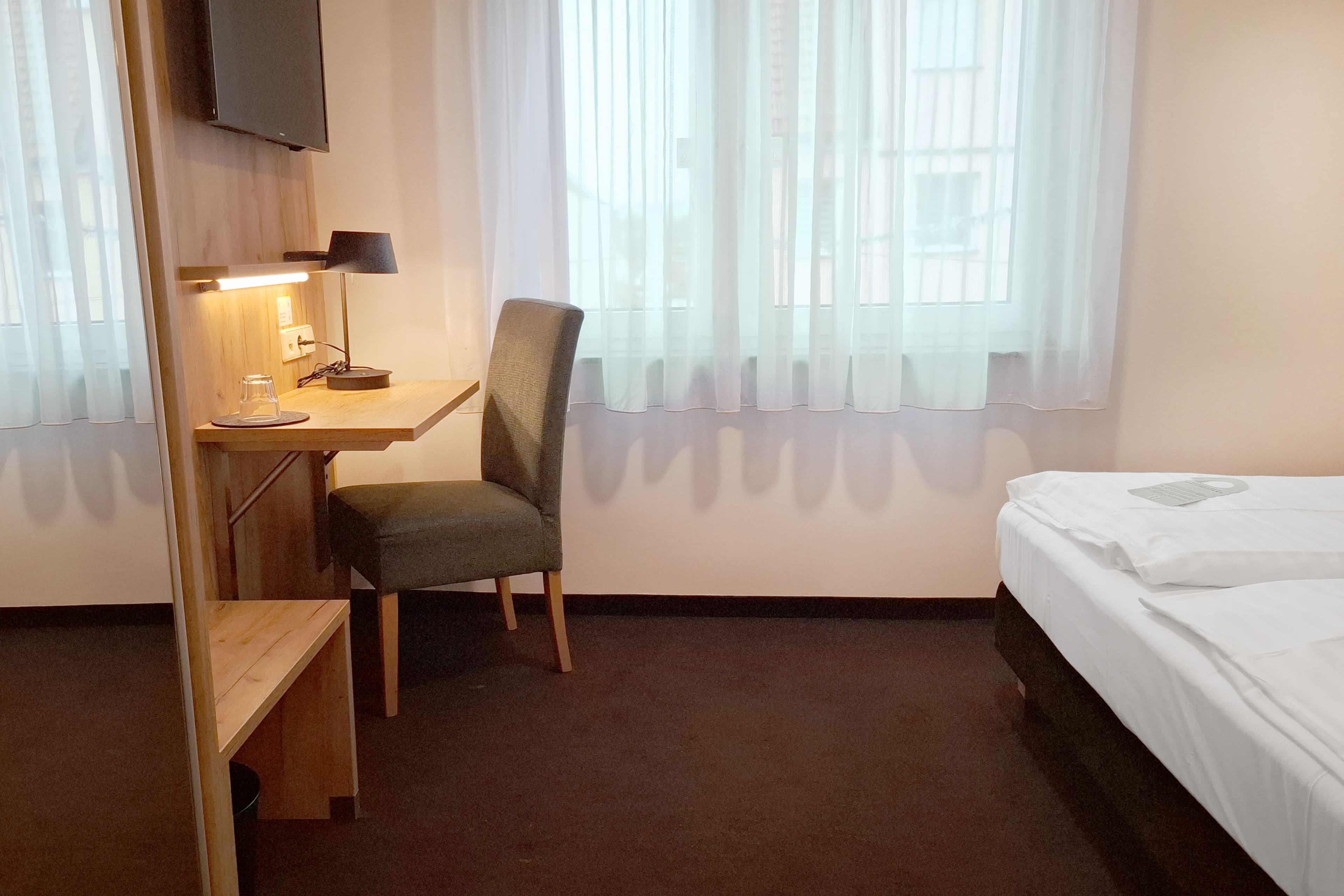 Standard Room - Image 13