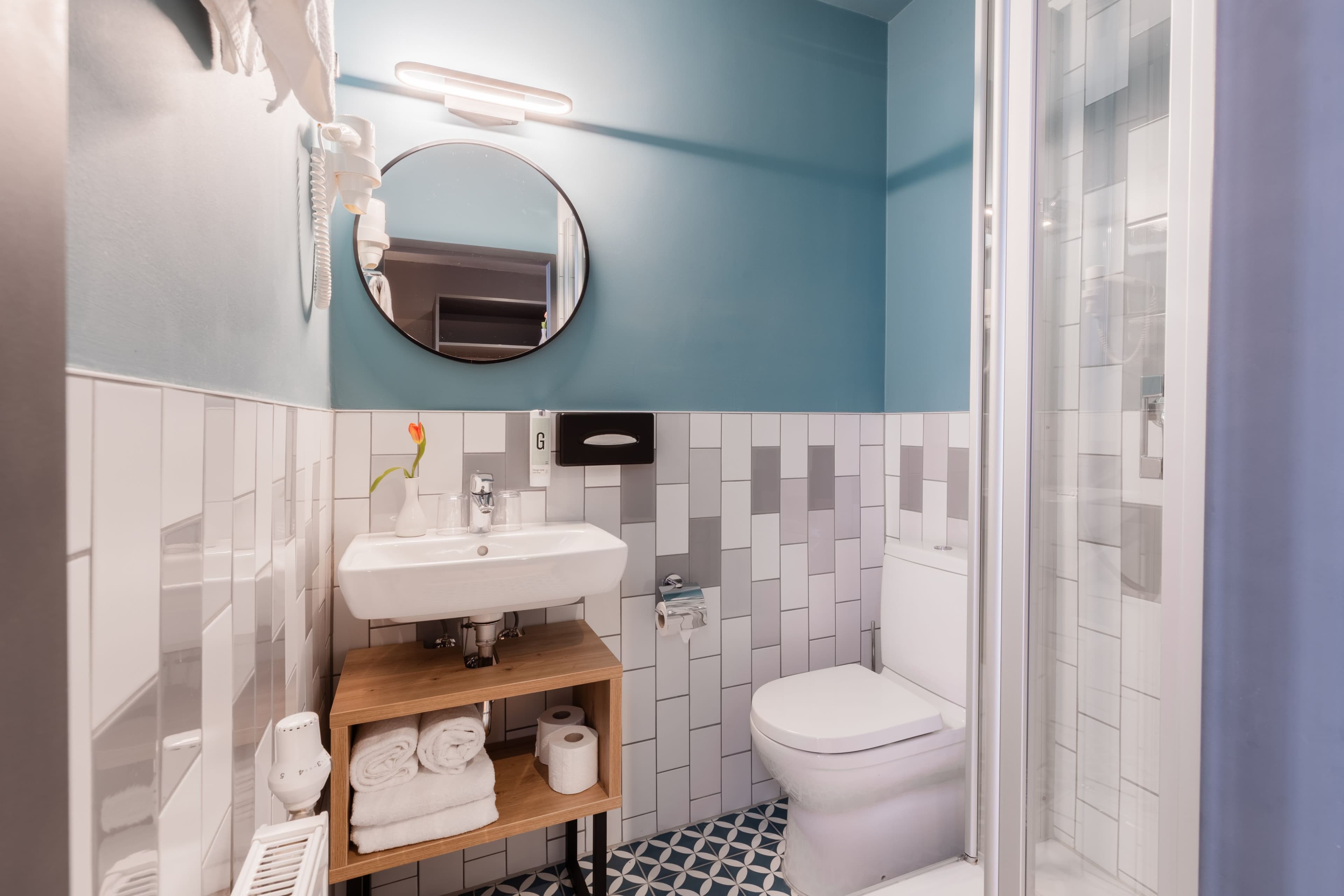 Standard Room - Image 8