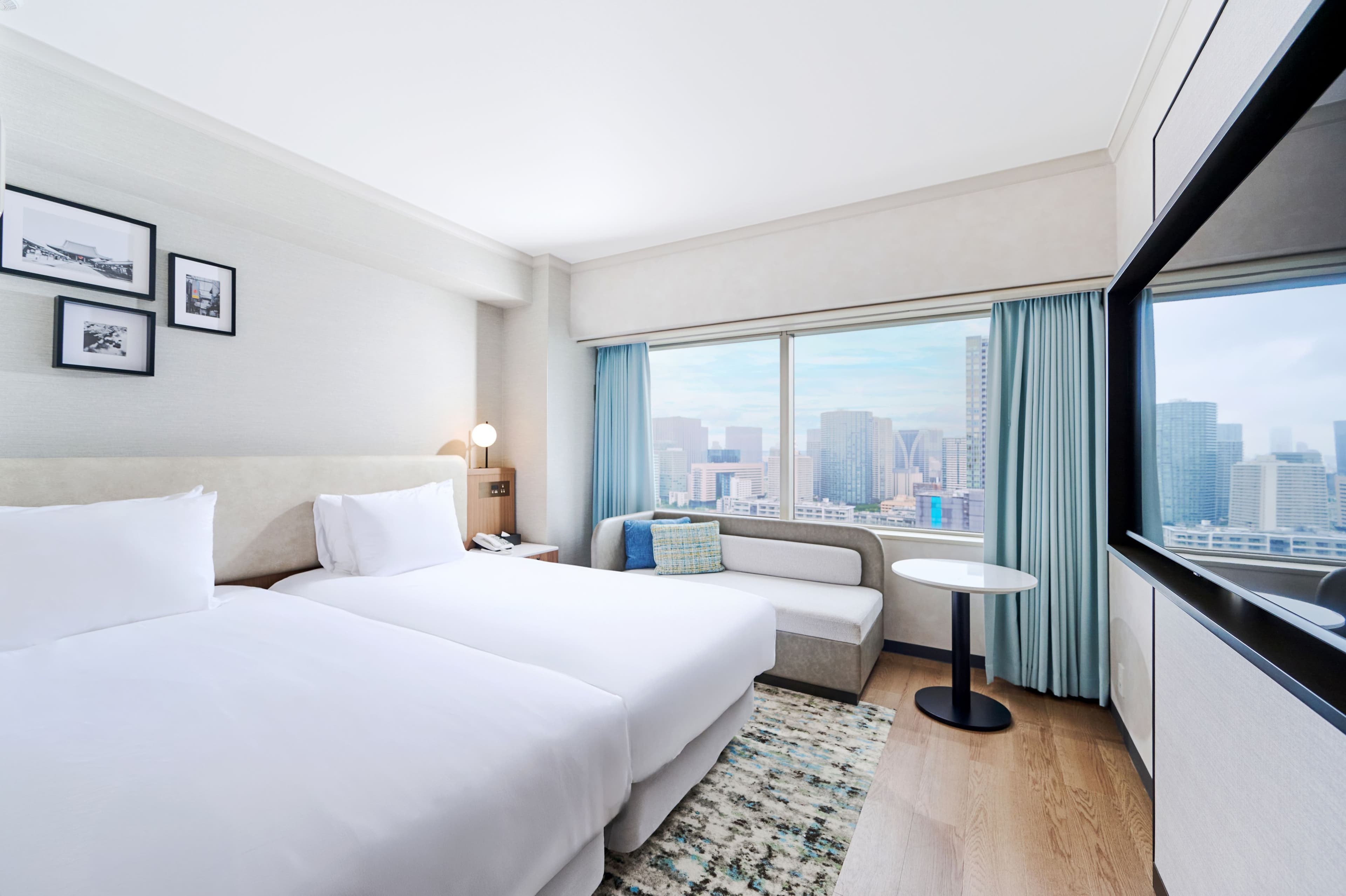 ANA Holiday Inn Tokyo Bay — 12