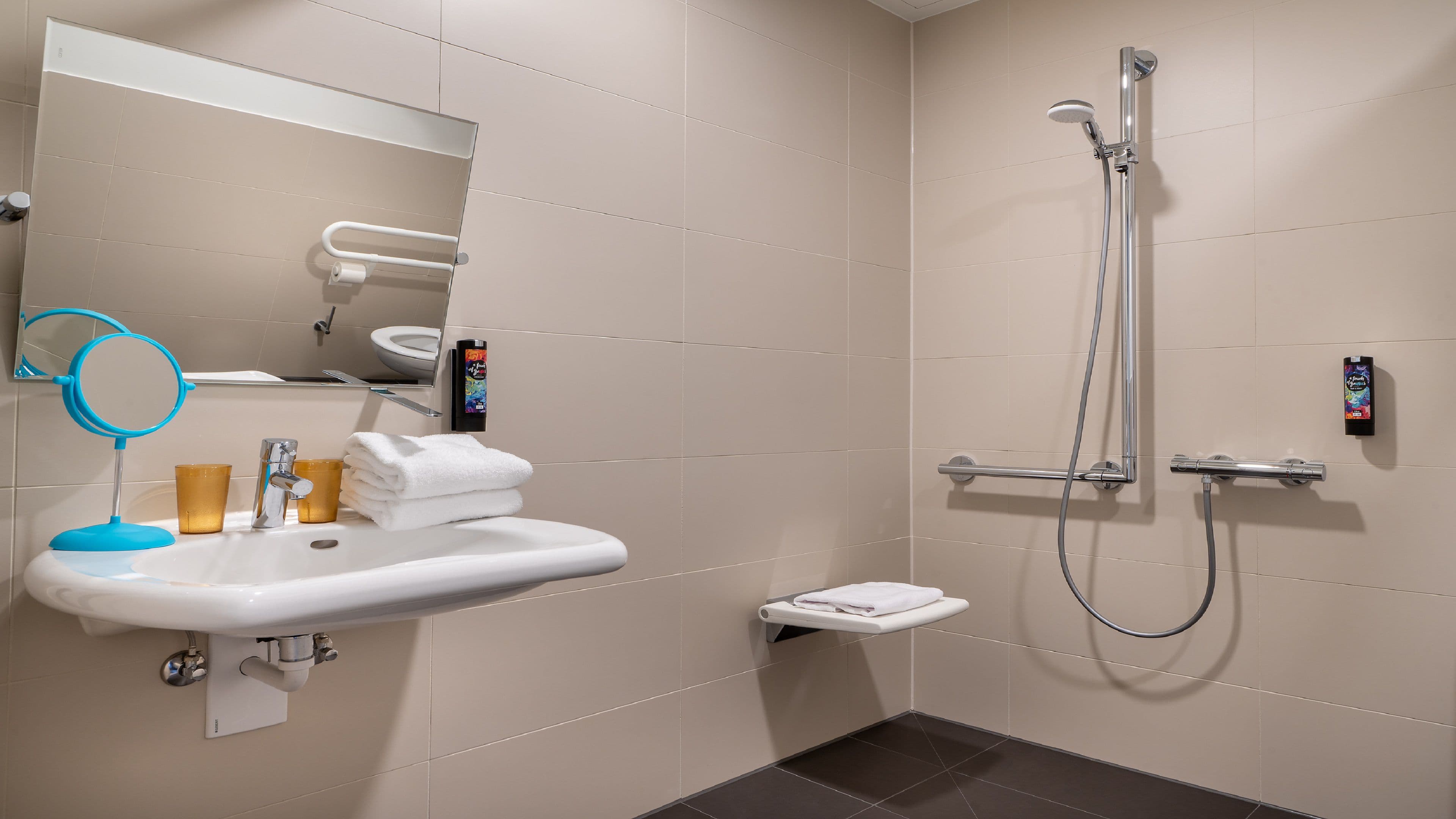 Holiday Inn - the niu, Ridge Halle Central Station — 9
