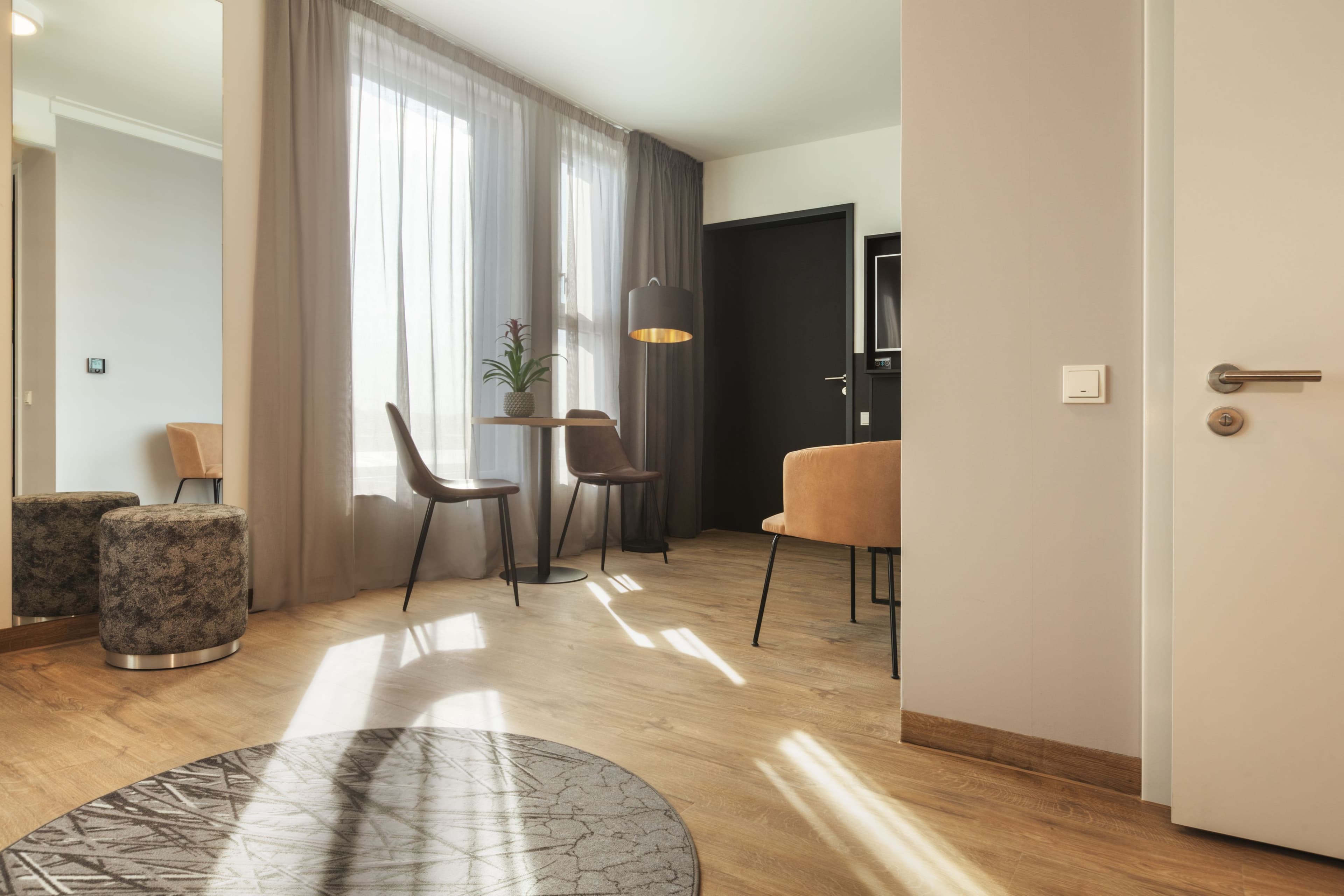 Holiday Inn - the niu, Leo Nuremberg — 15