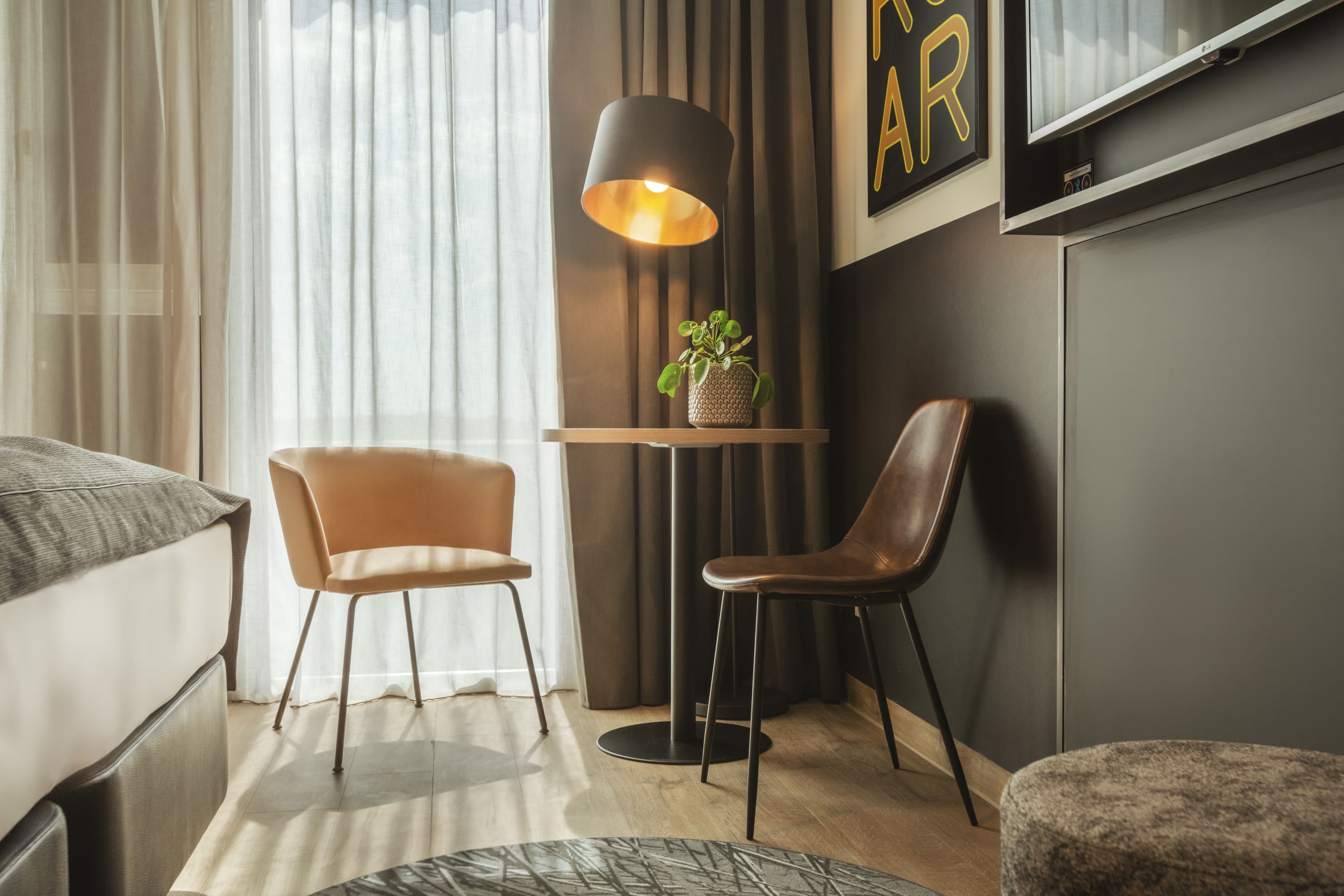 Holiday Inn - the niu, Leo Nuremberg — 5
