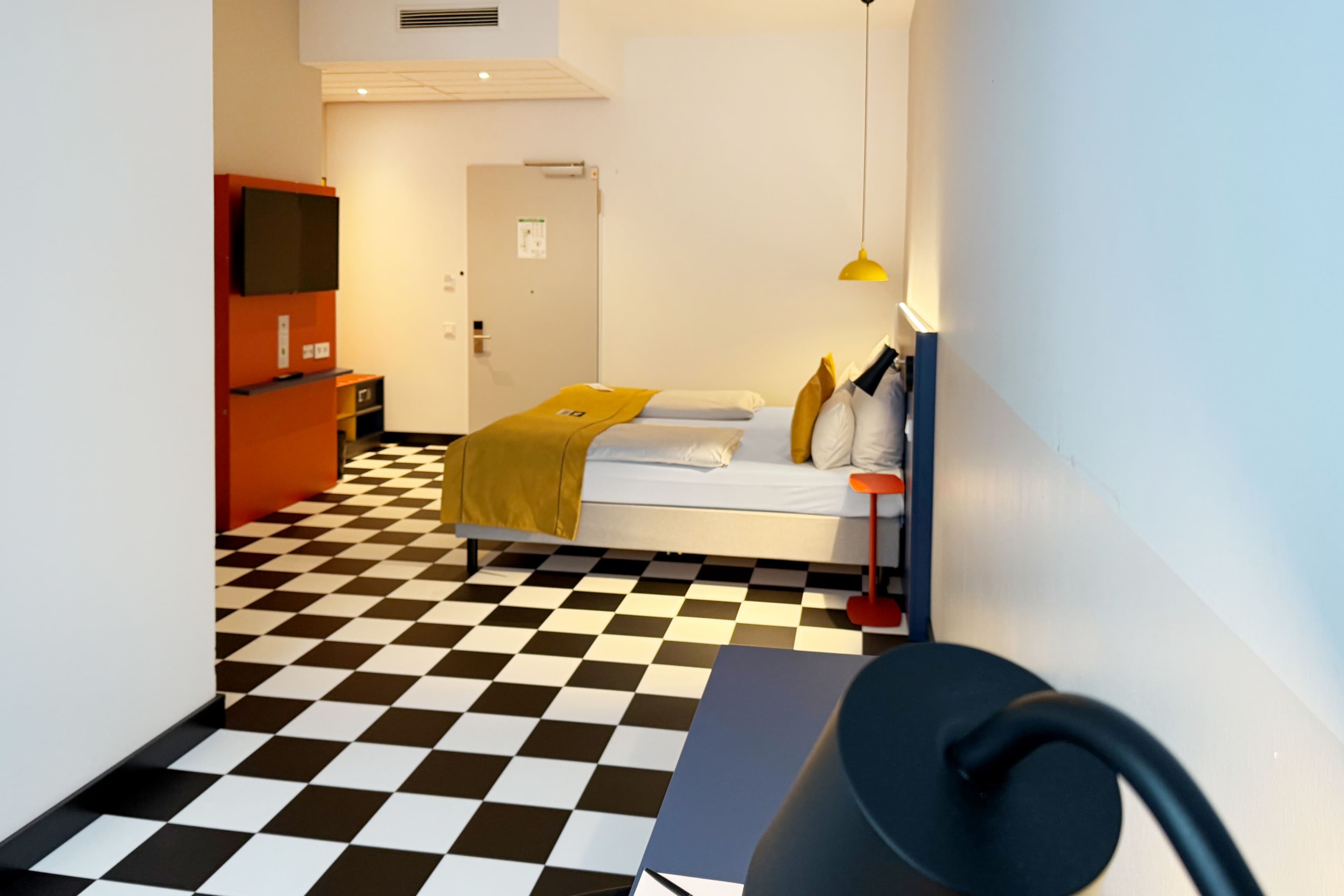 Holiday Inn - the niu, Form Stuttgart Feuerbach — 21