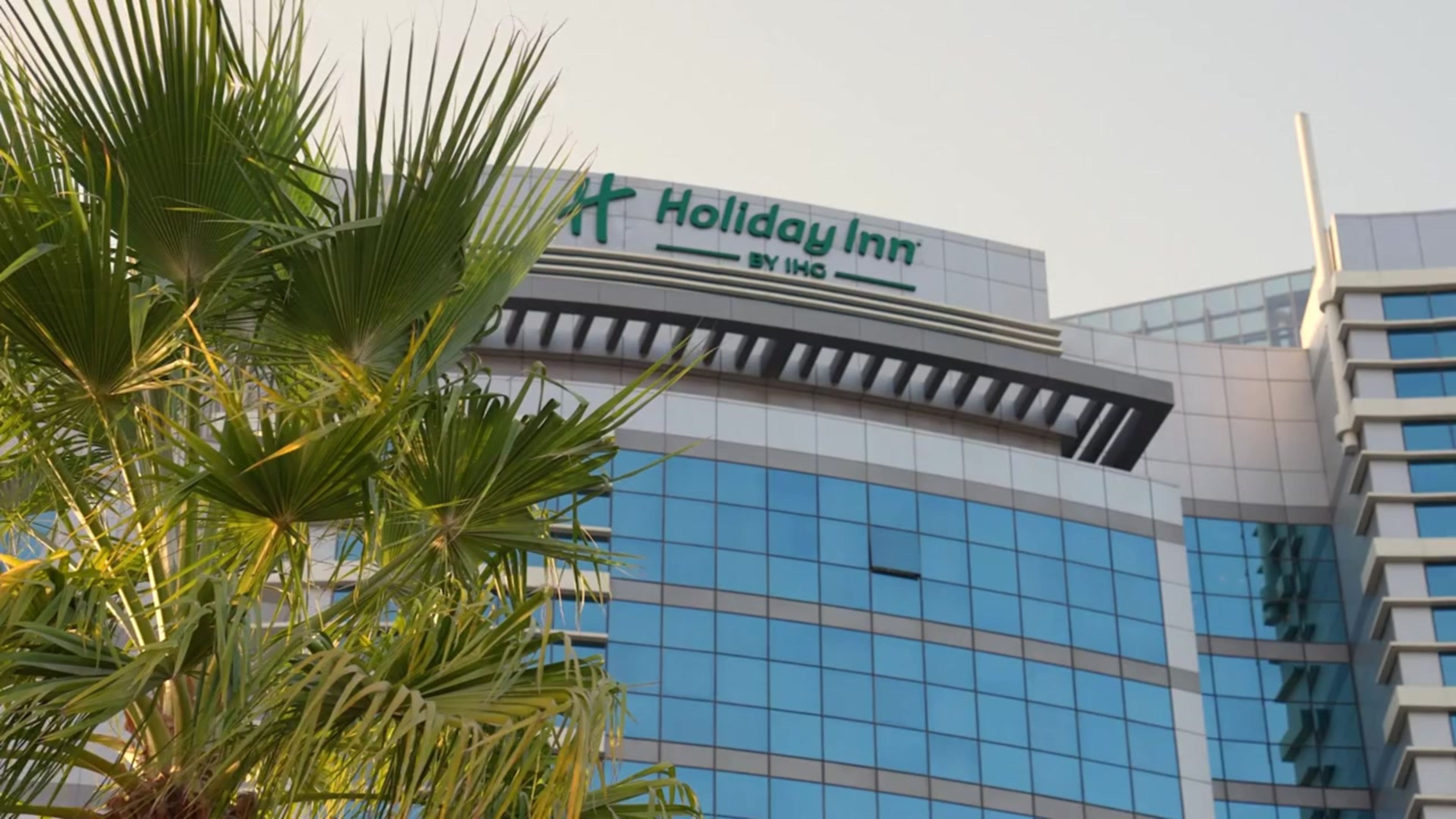 Holiday Inn Abu Dhabi - Image 1