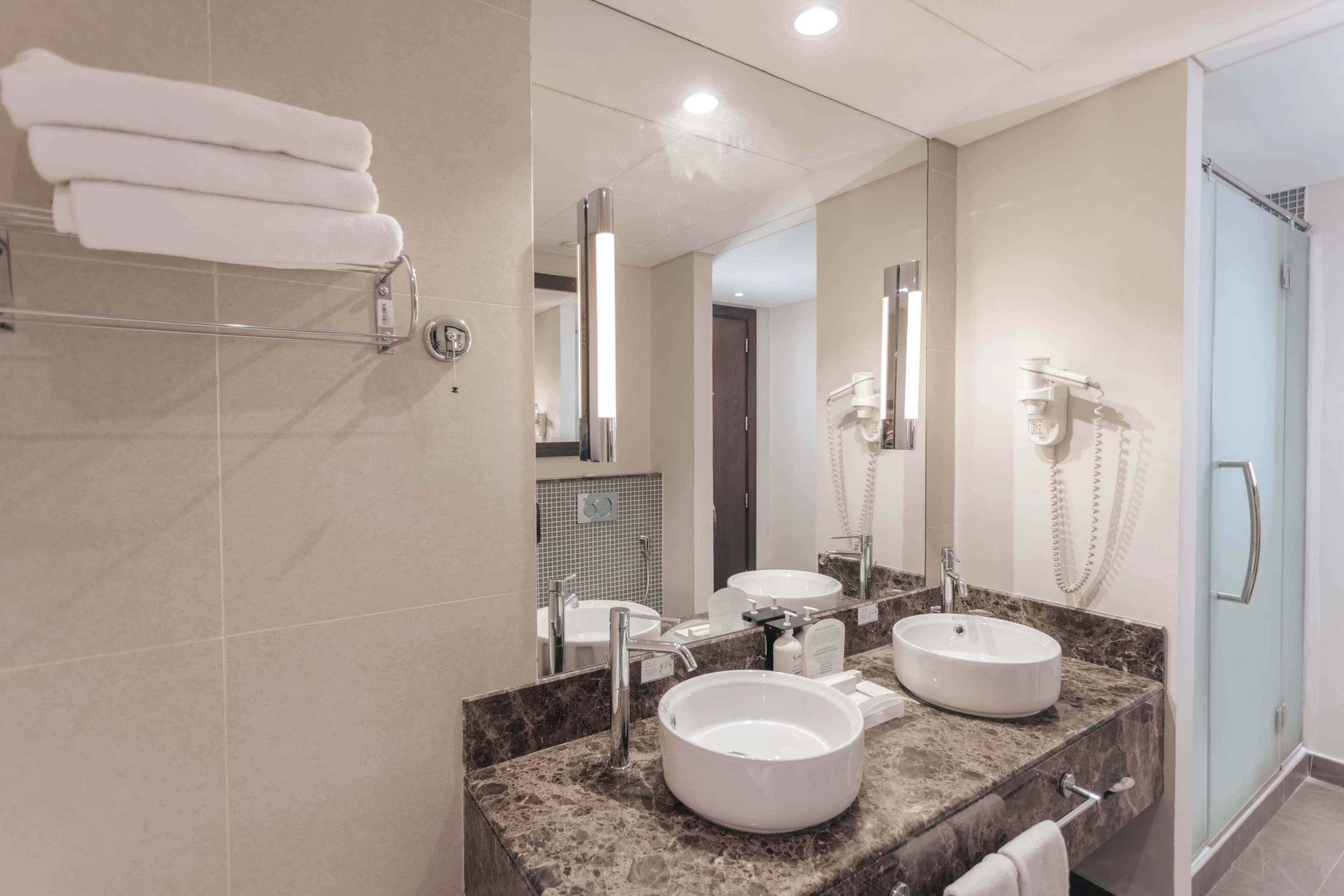 Holiday Inn Abu Dhabi — 11