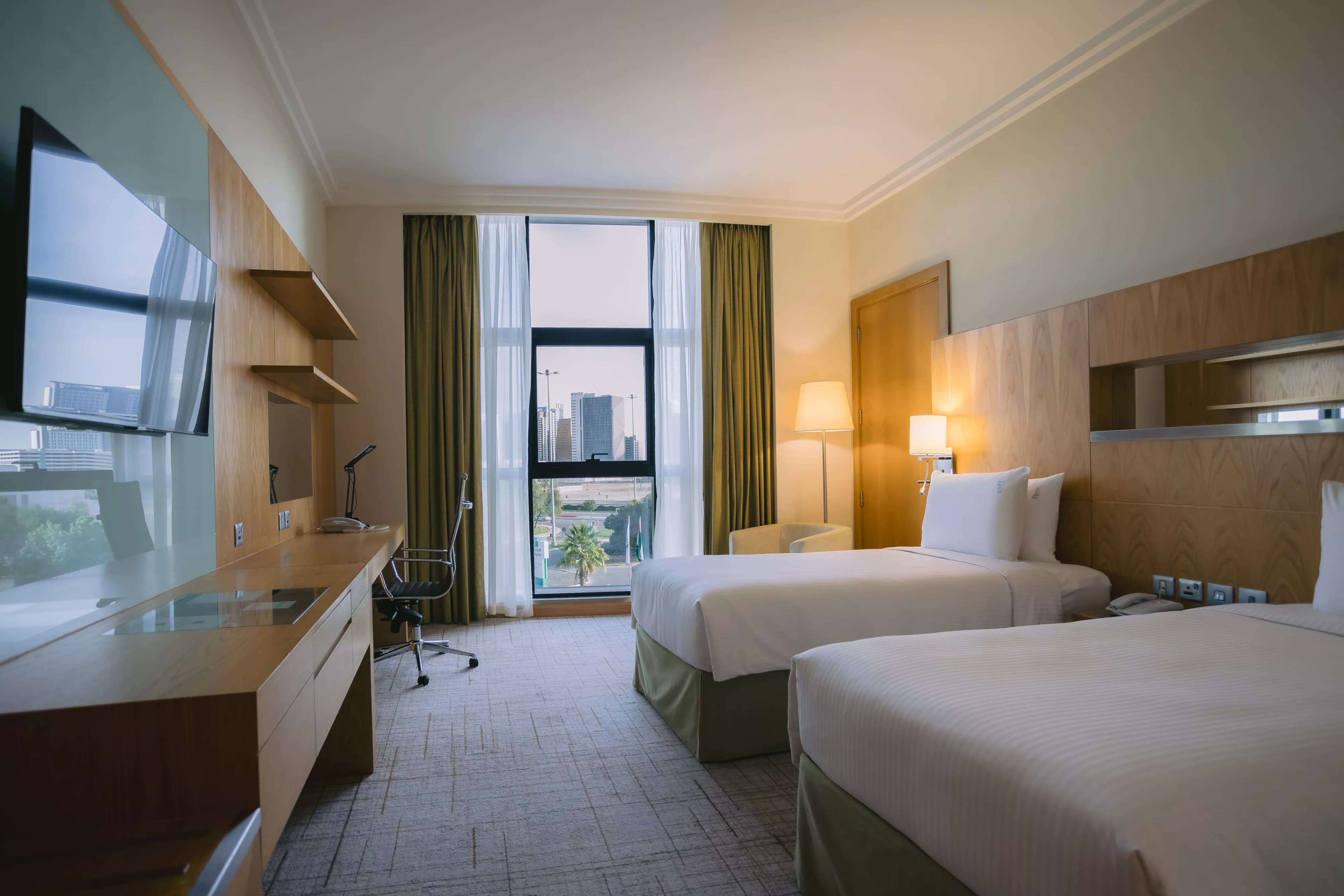 Holiday Inn Abu Dhabi — 6