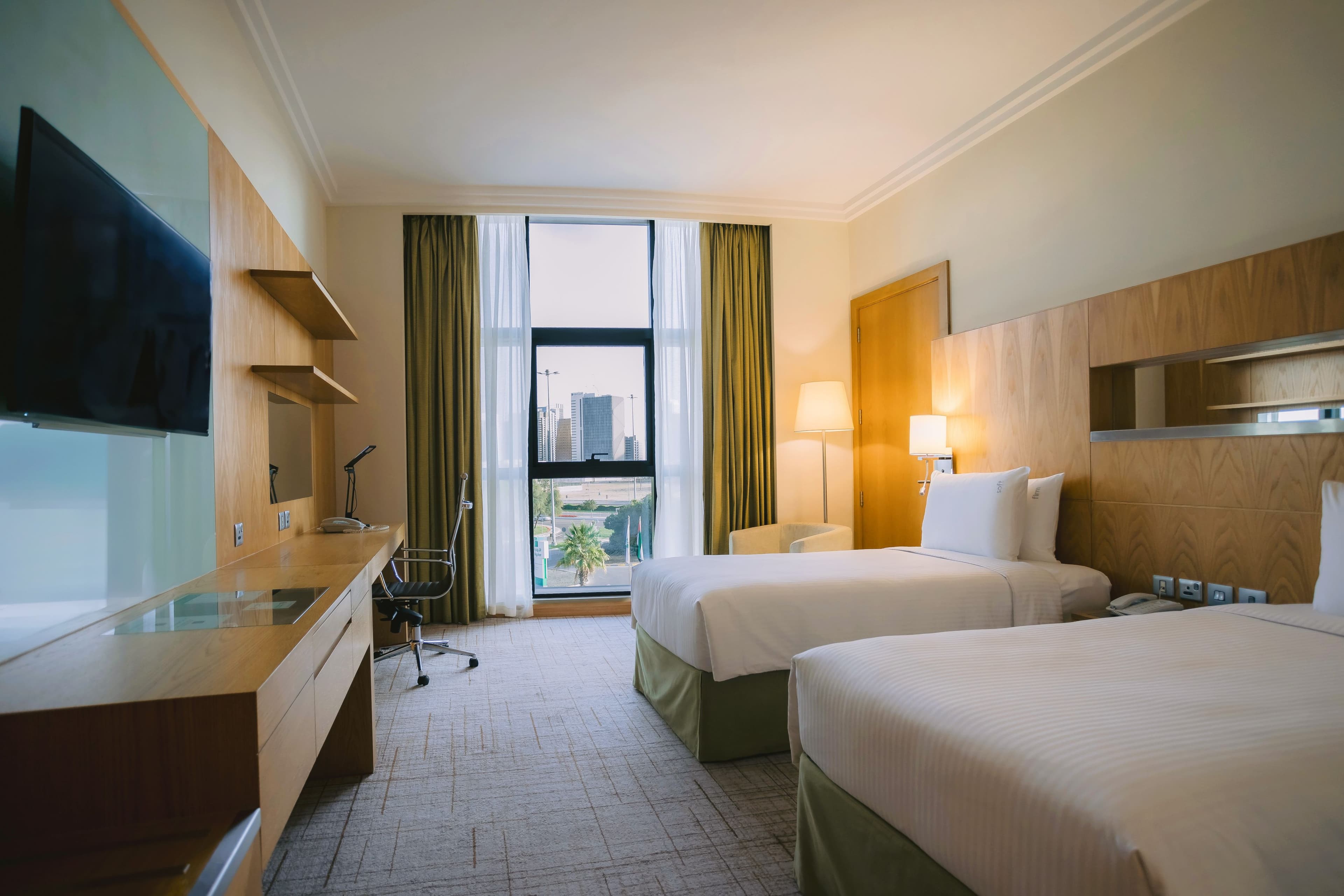 Holiday Inn Abu Dhabi - Image 5