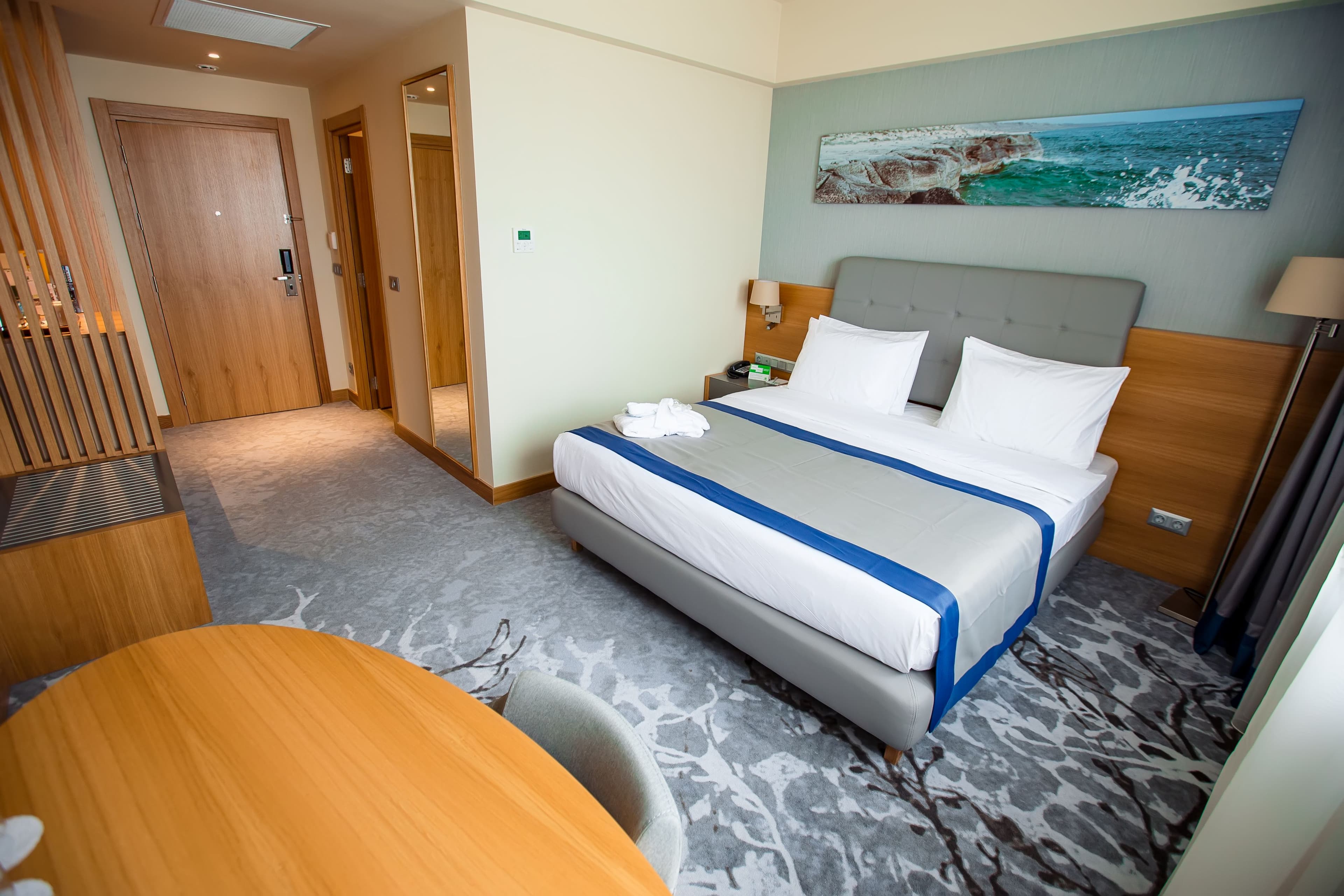 Holiday Inn Aktau - Seaside — 35