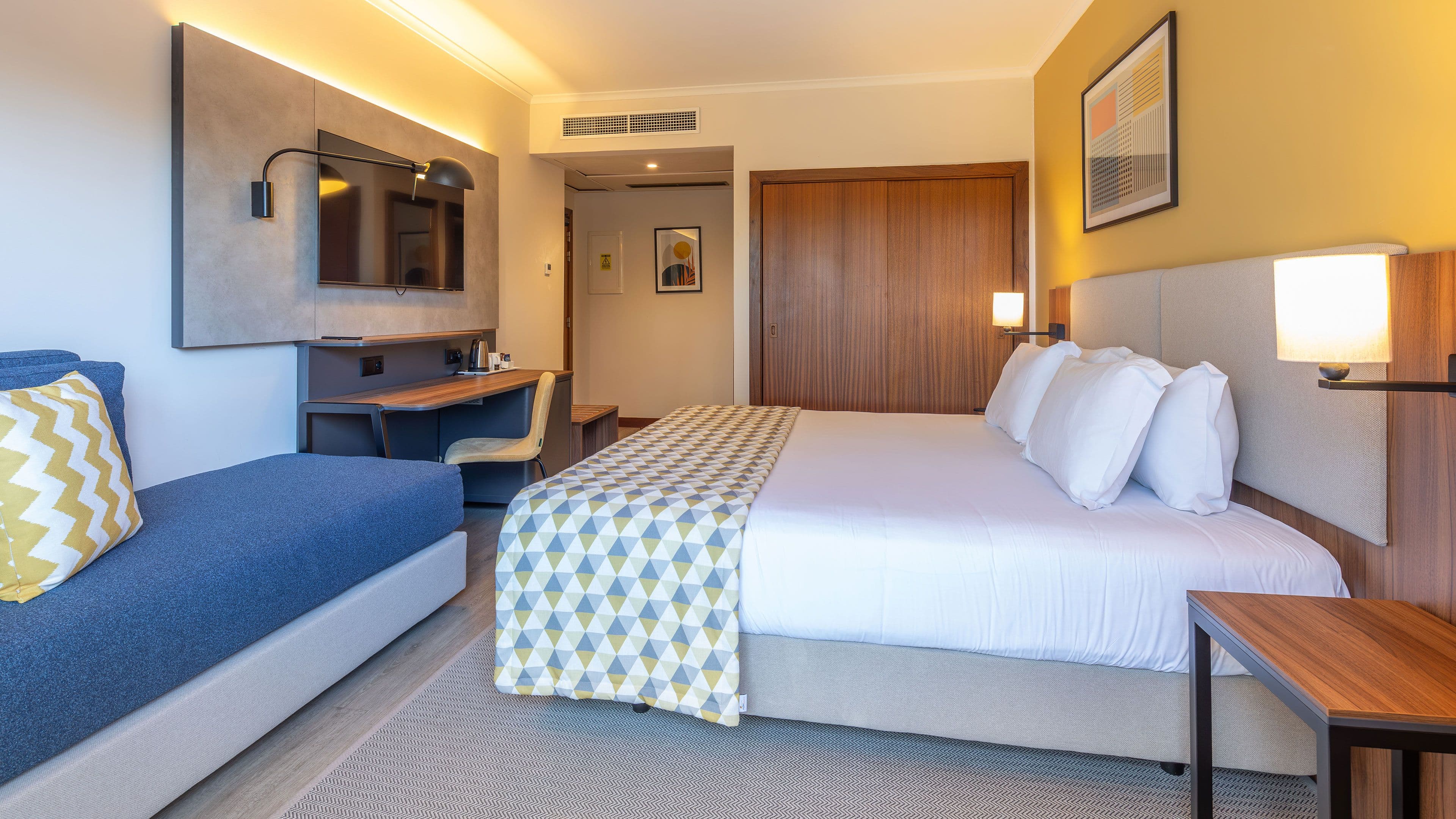 Holiday Inn Algarve Albufeira - Image 2
