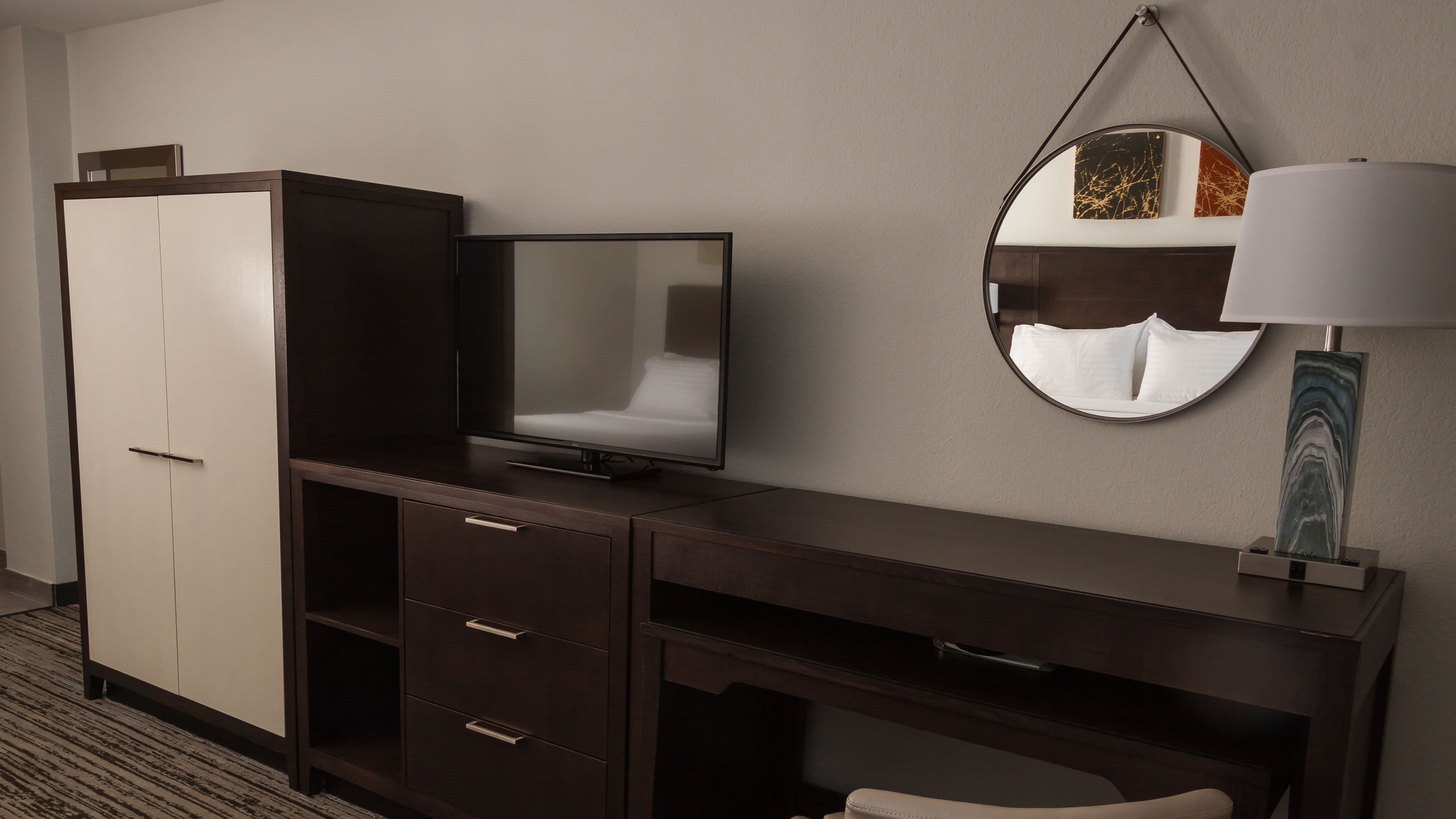 Holiday Inn Alexandria - Downtown - Image 2