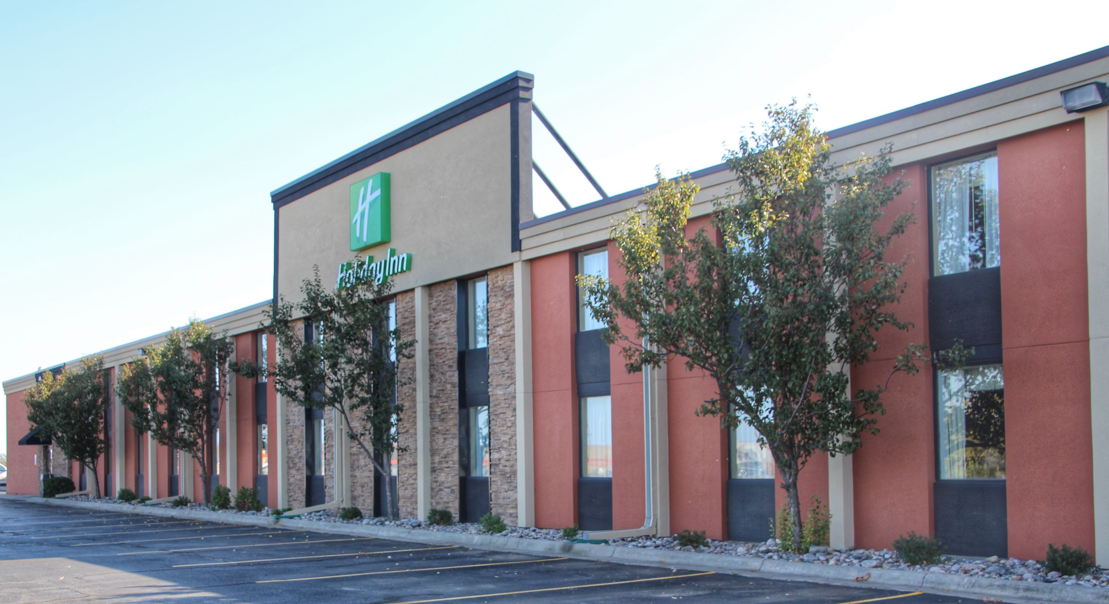Holiday Inn Alexandria - Image 1