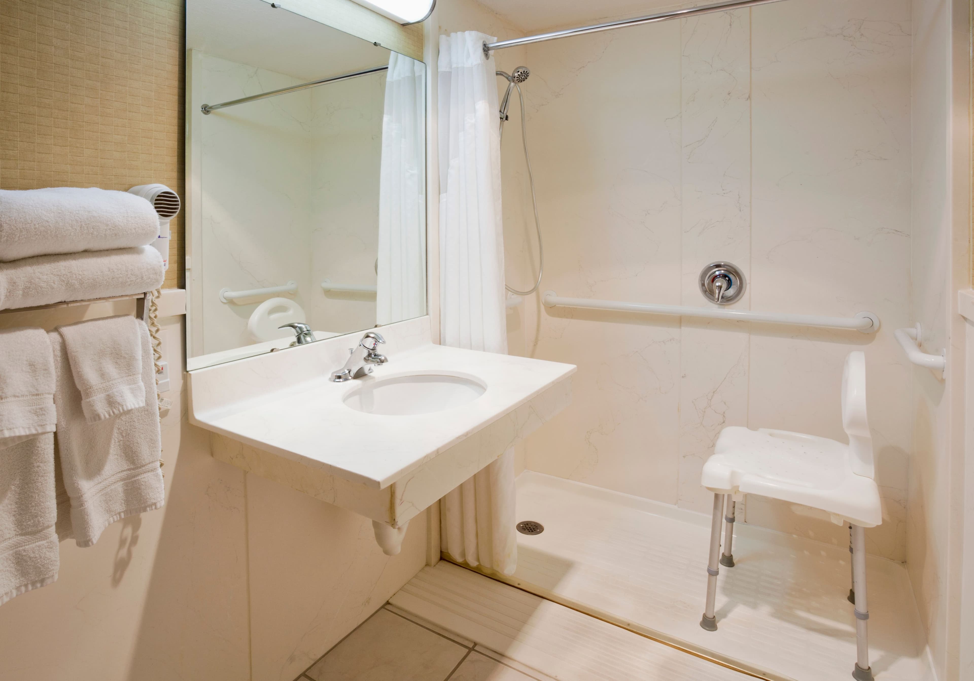 Holiday Inn Alexandria — 15