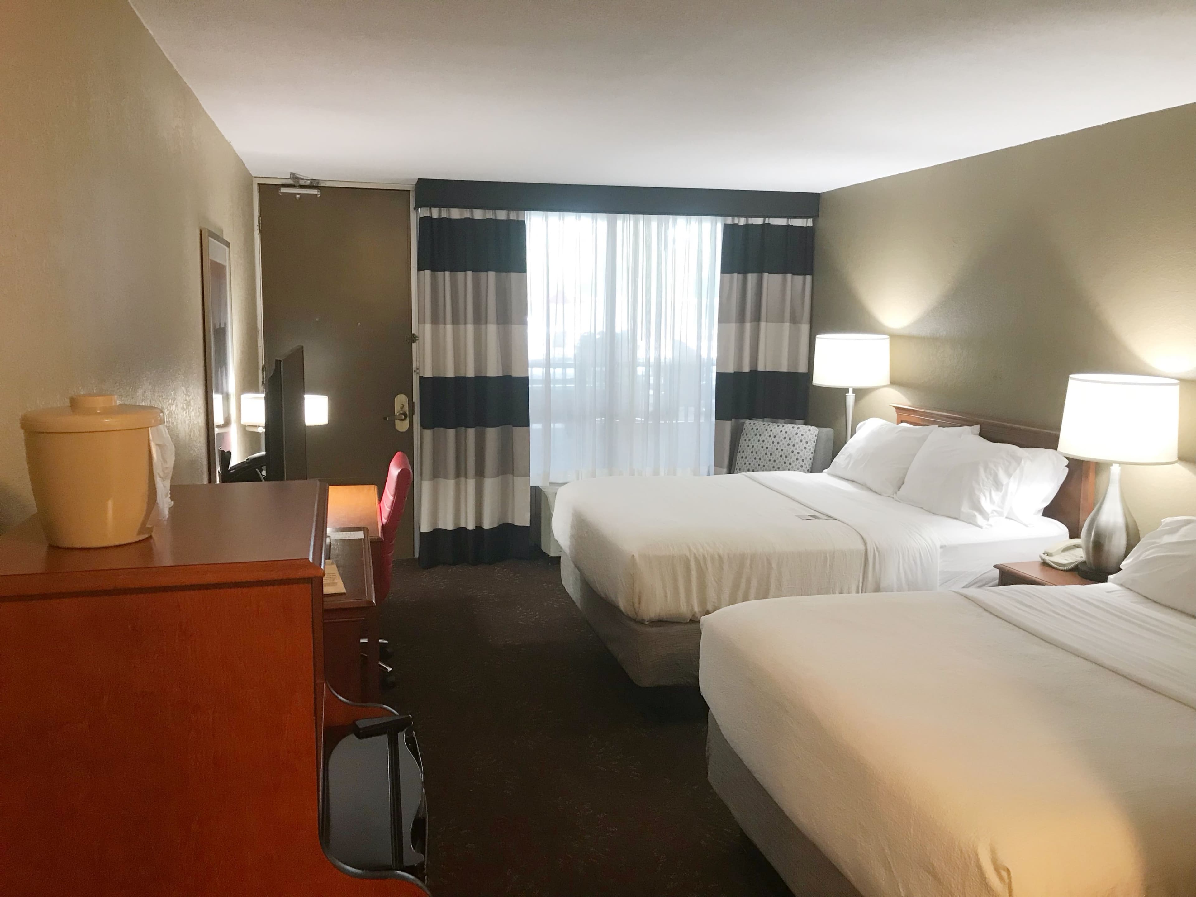 Holiday Inn Alexandria — 17