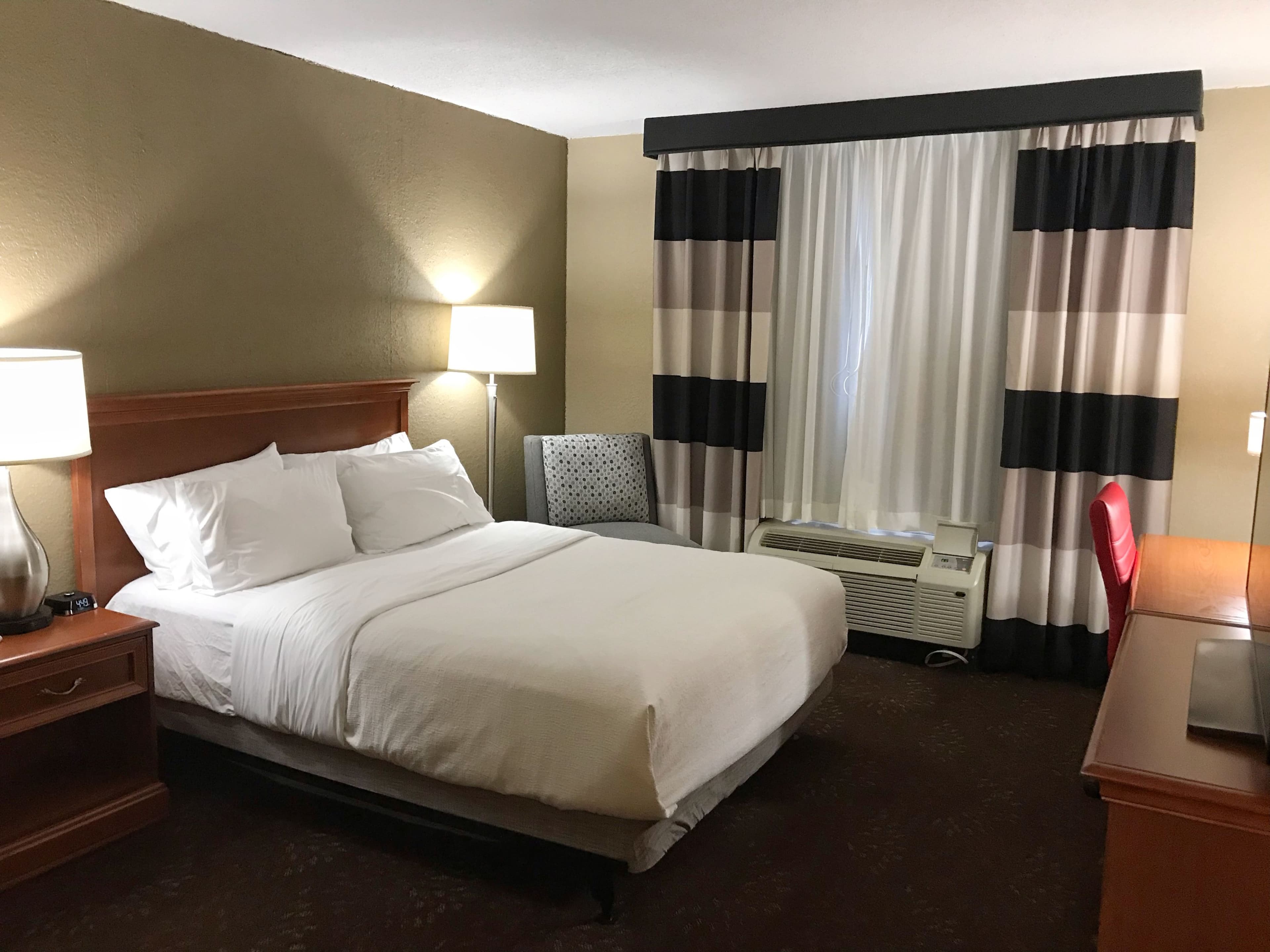 Holiday Inn Alexandria — 8