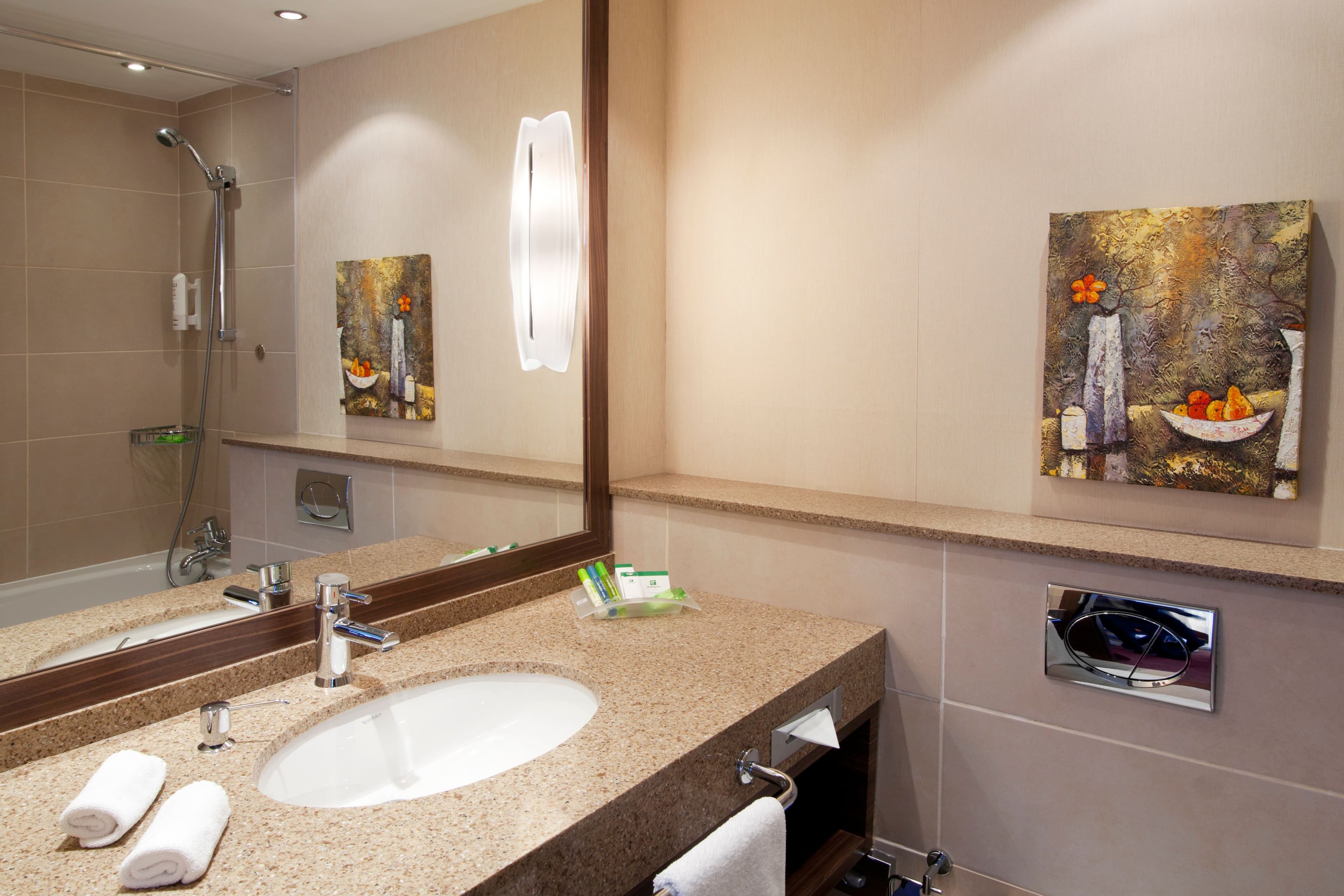 Holiday Inn Almaty - Image 5