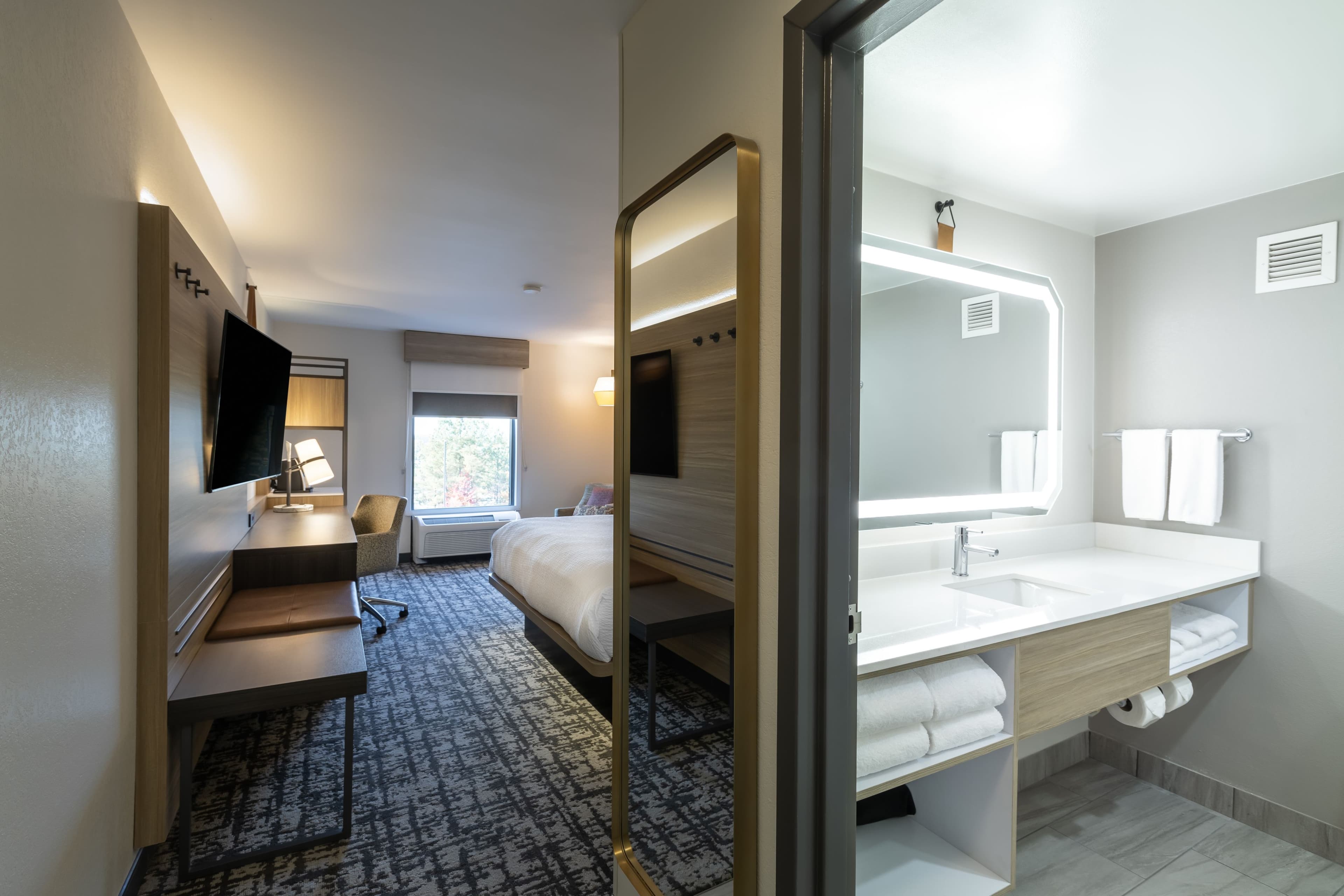 Holiday Inn Anderson - Image 3