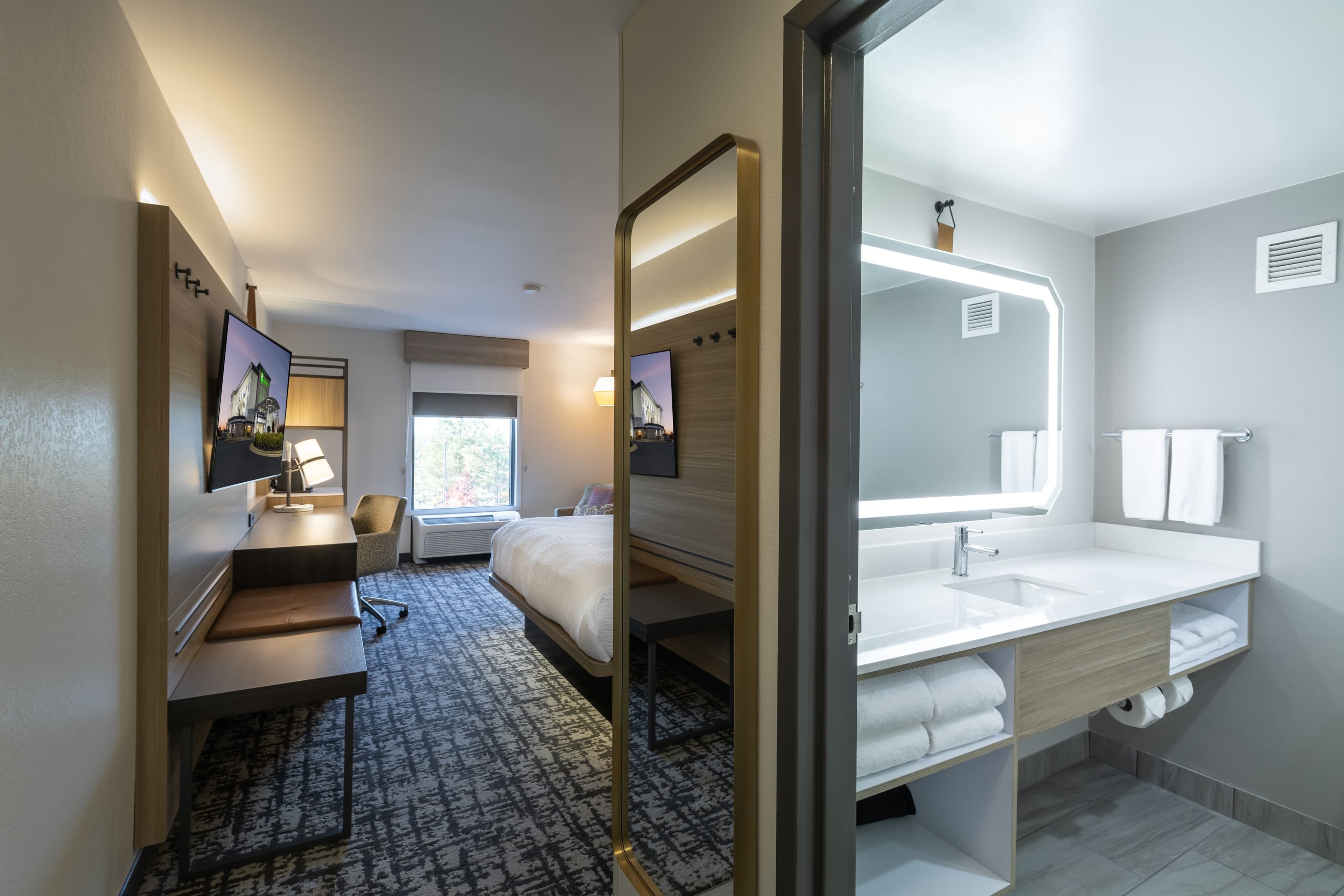 Holiday Inn Anderson — 17