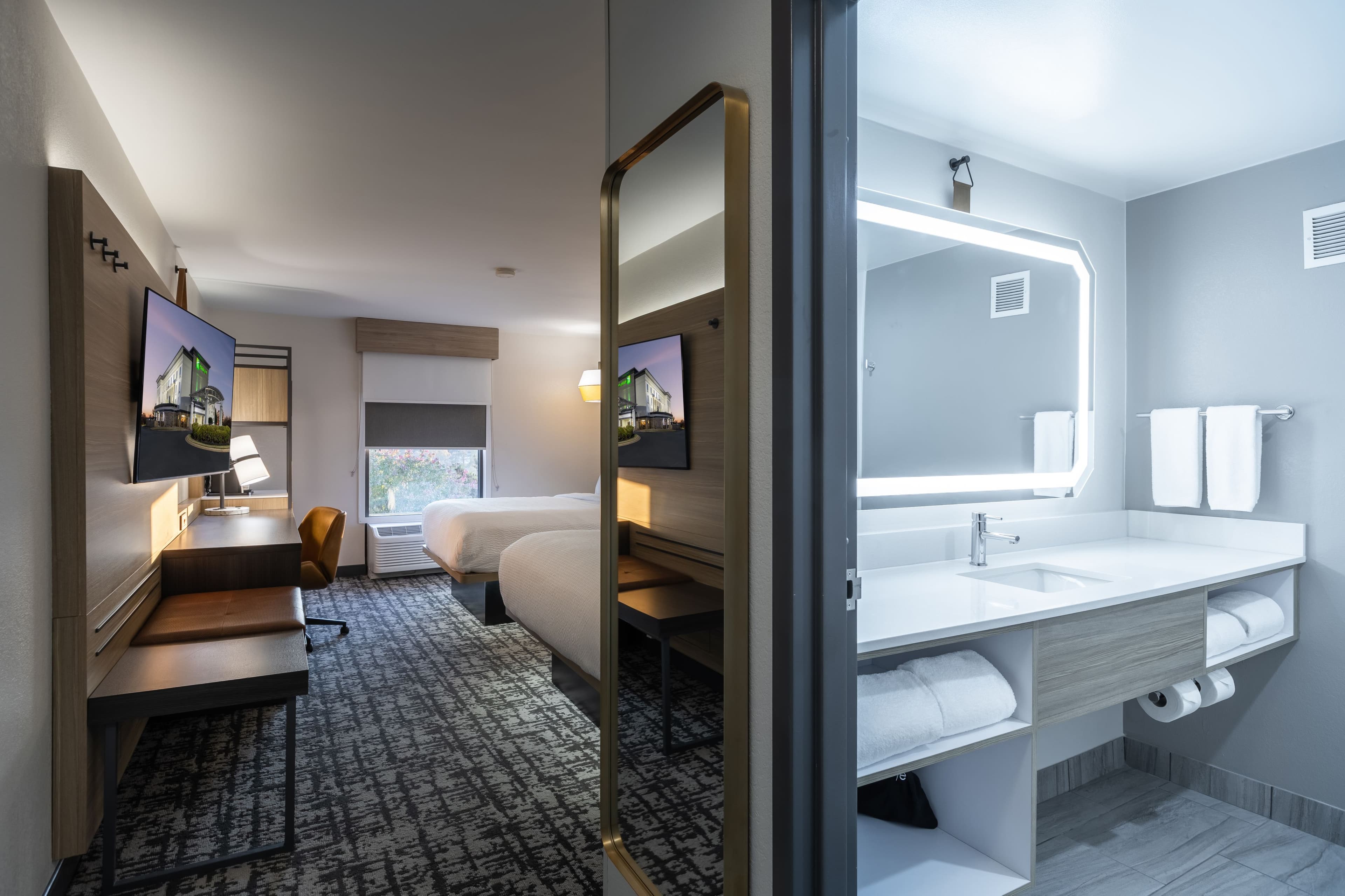 Holiday Inn Anderson — 47