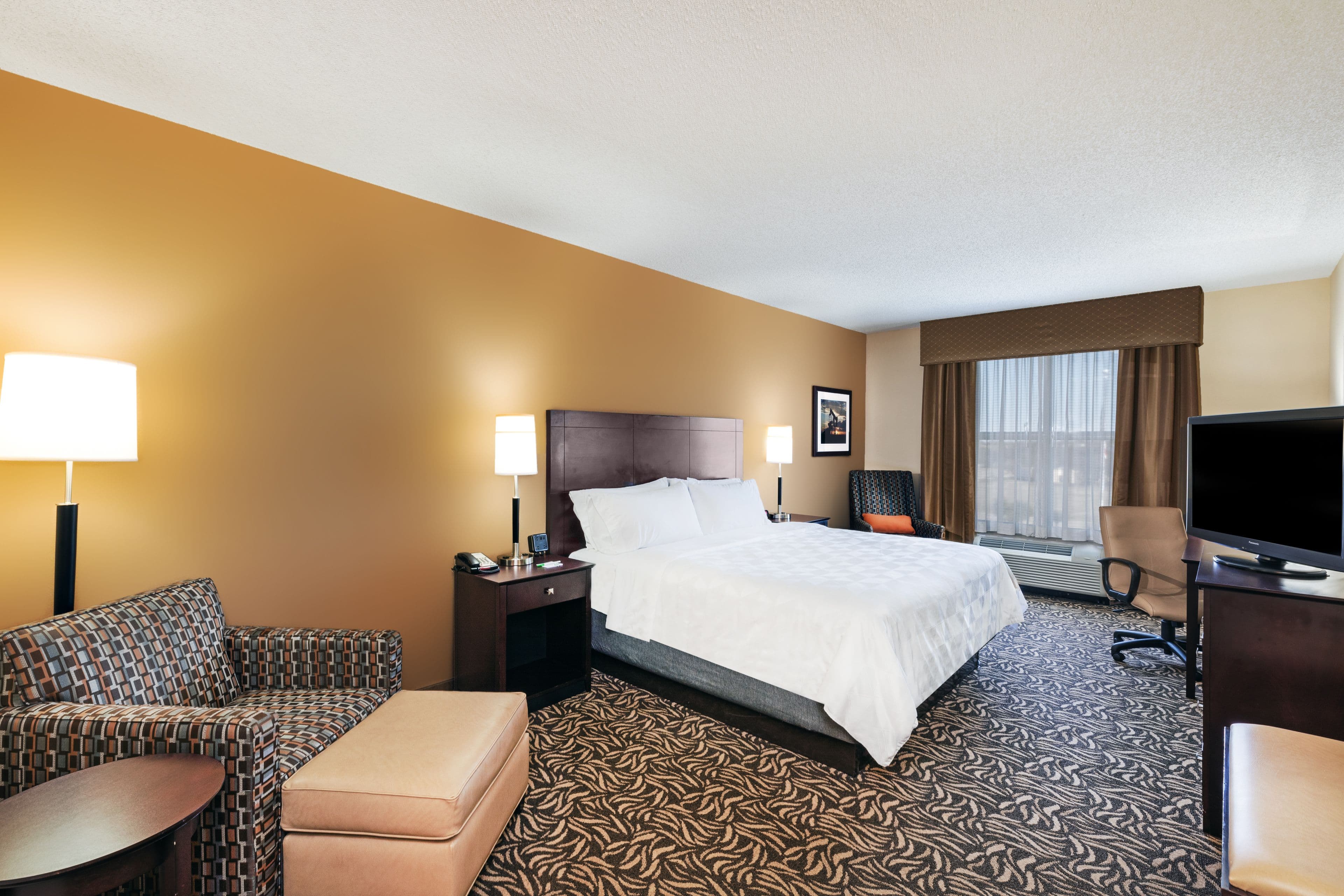 Holiday Inn Ardmore I-35 — 6