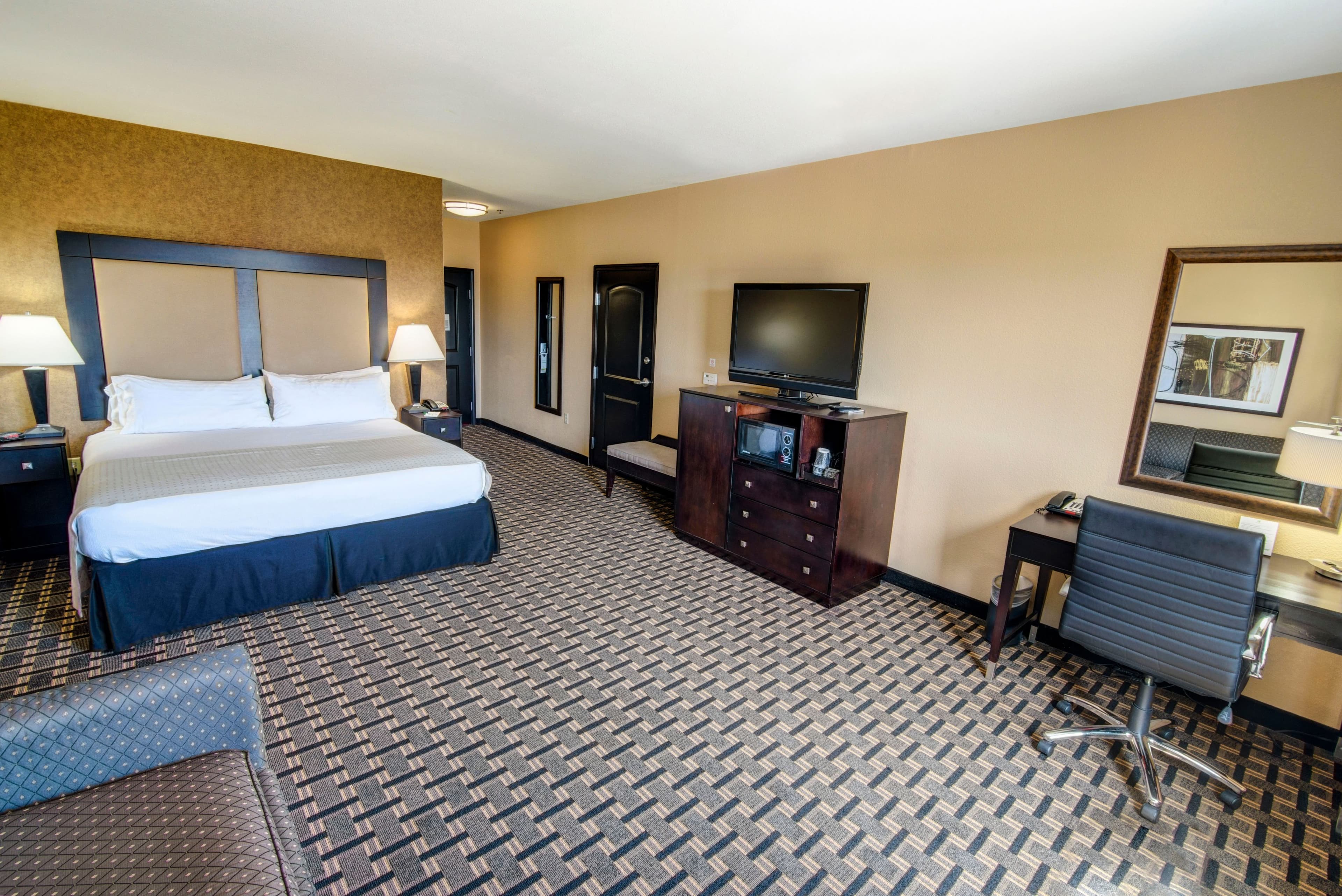 Holiday Inn Arlington NE-Rangers Ballpark - Image 2