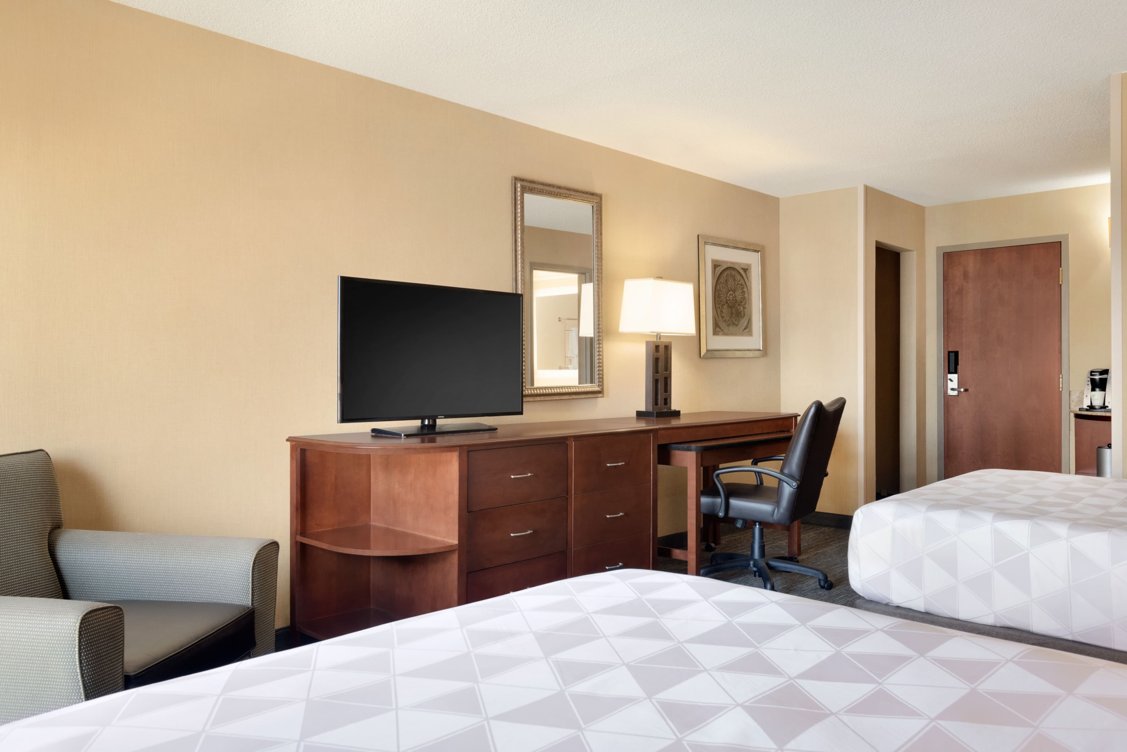 Holiday Inn National Airport/Crystal City — 66