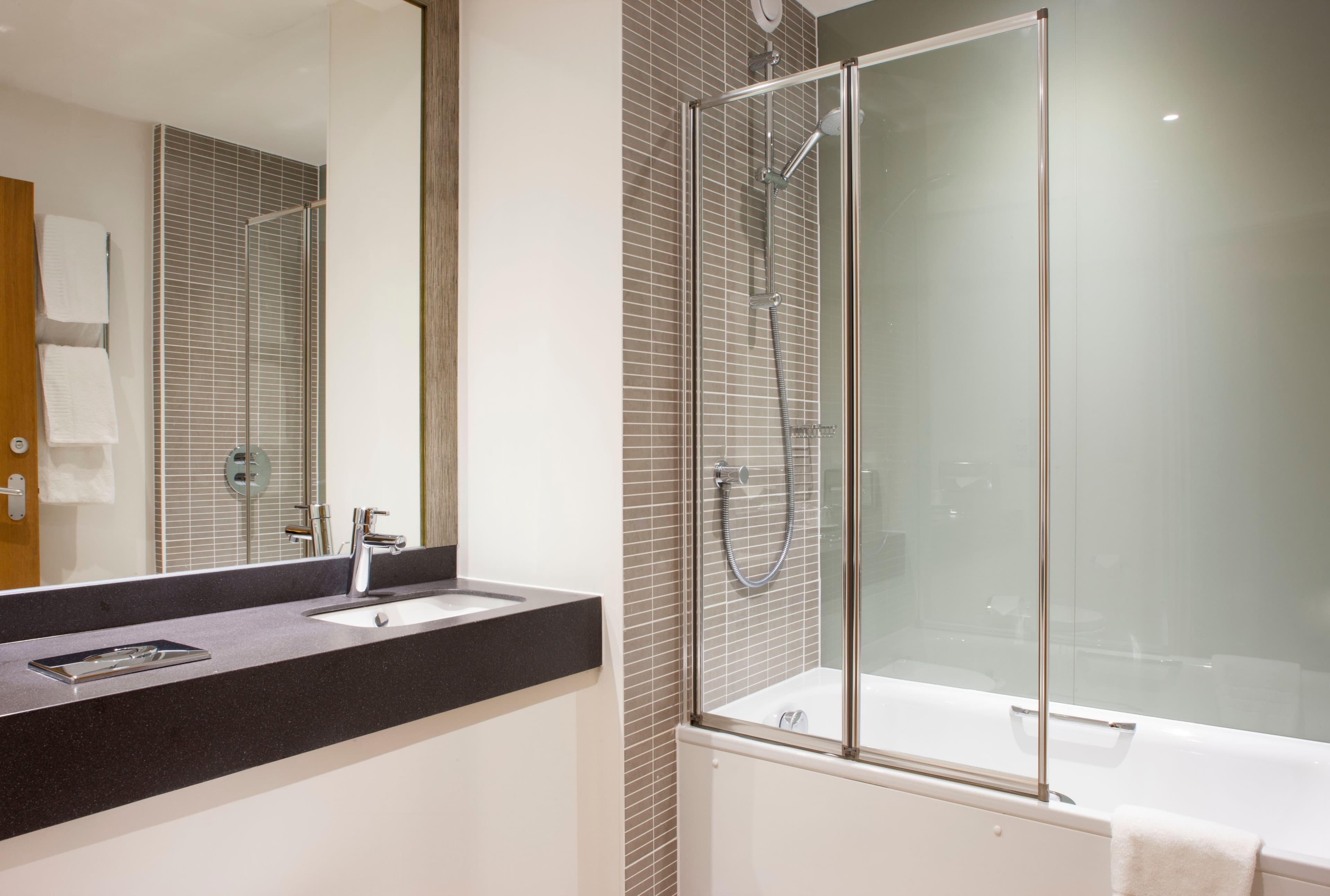 Holiday Inn Ashford - Central — 10