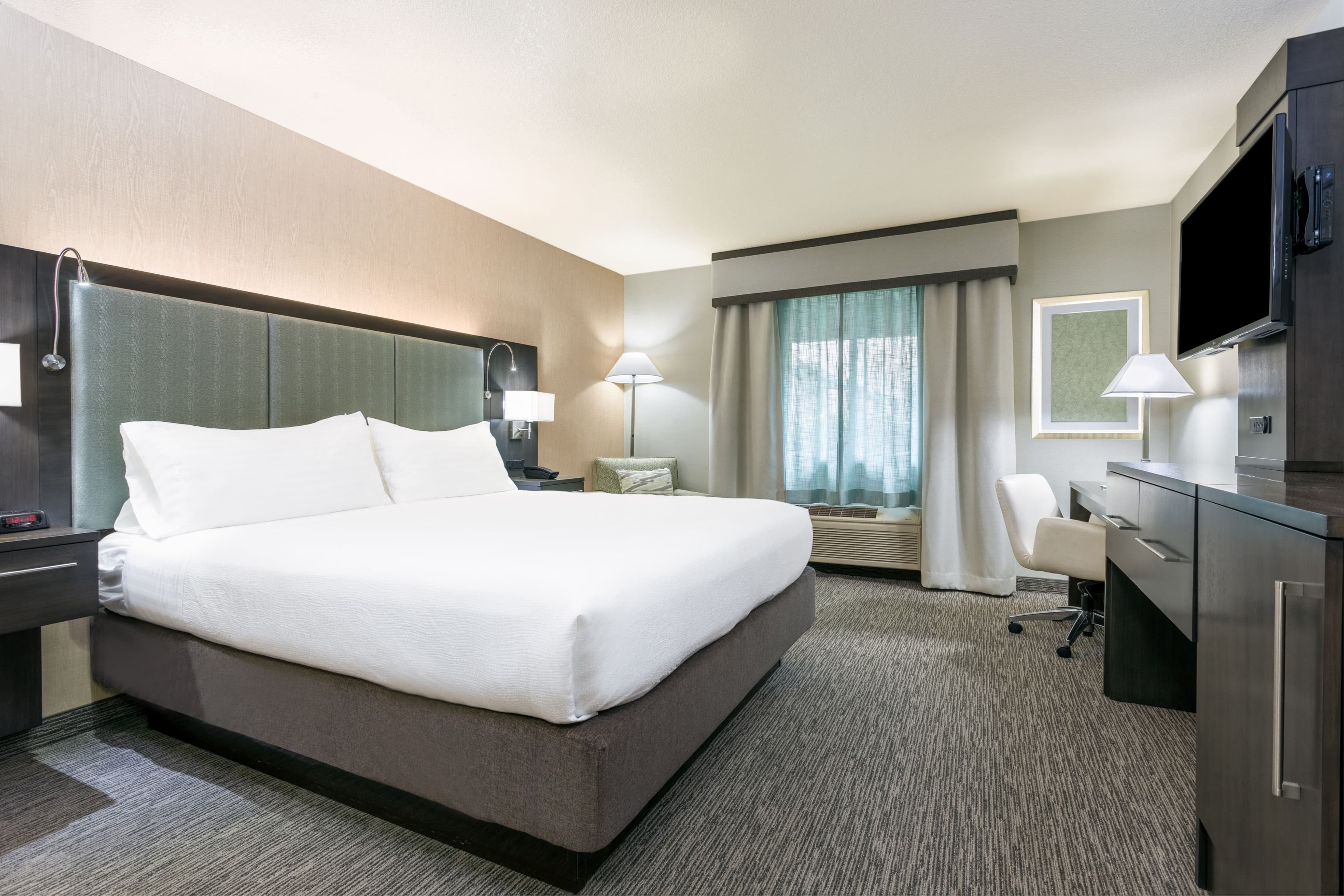 Holiday Inn Auburn — 4