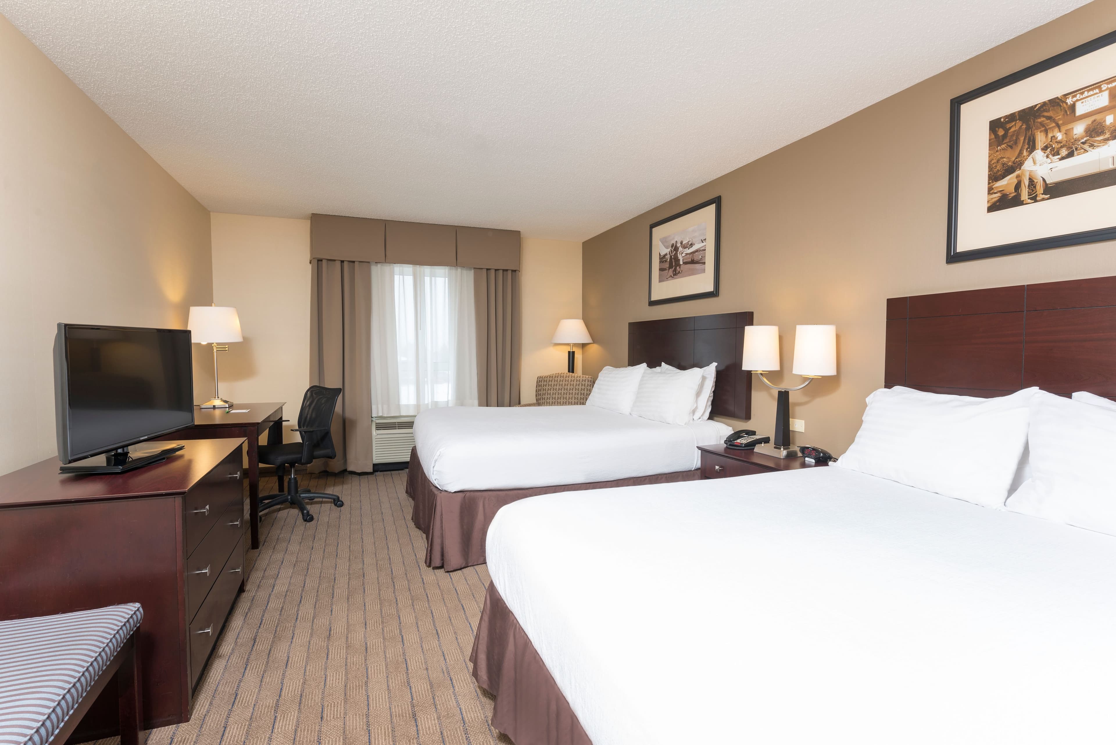 Holiday Inn Aurora North- Naperville — 11