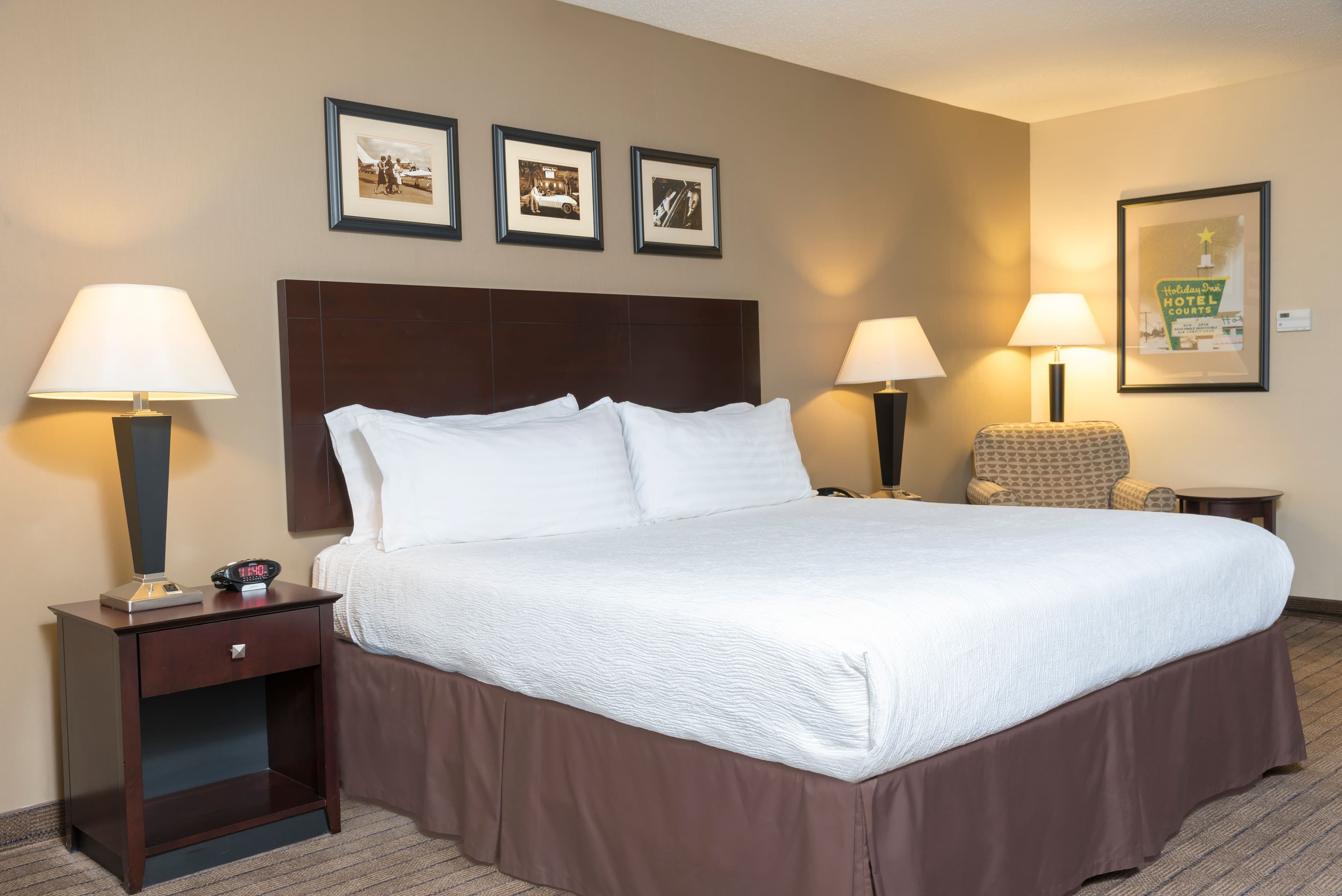 Holiday Inn Aurora North- Naperville - Image 5