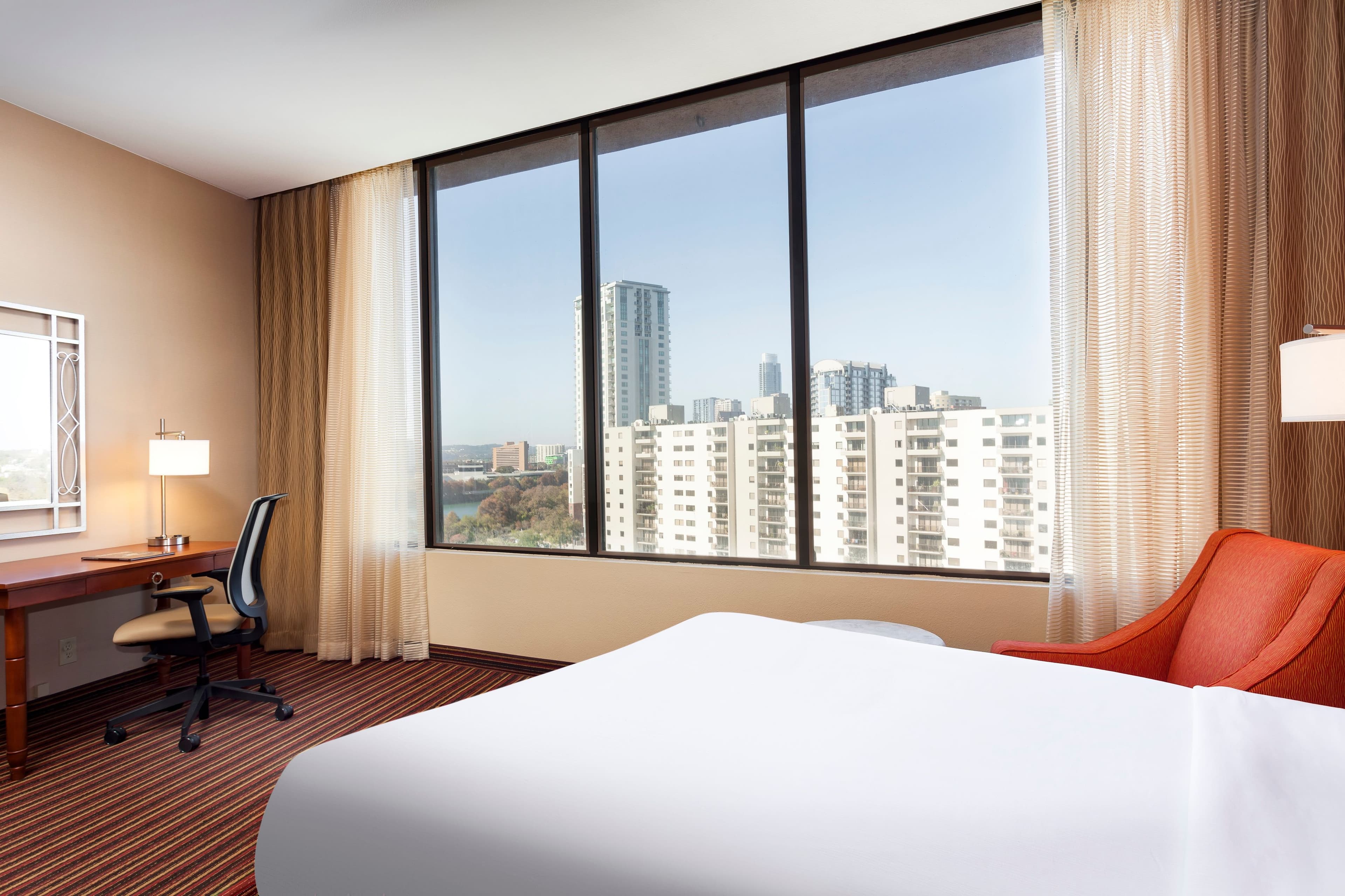 Holiday Inn Austin-Town Lake — 7