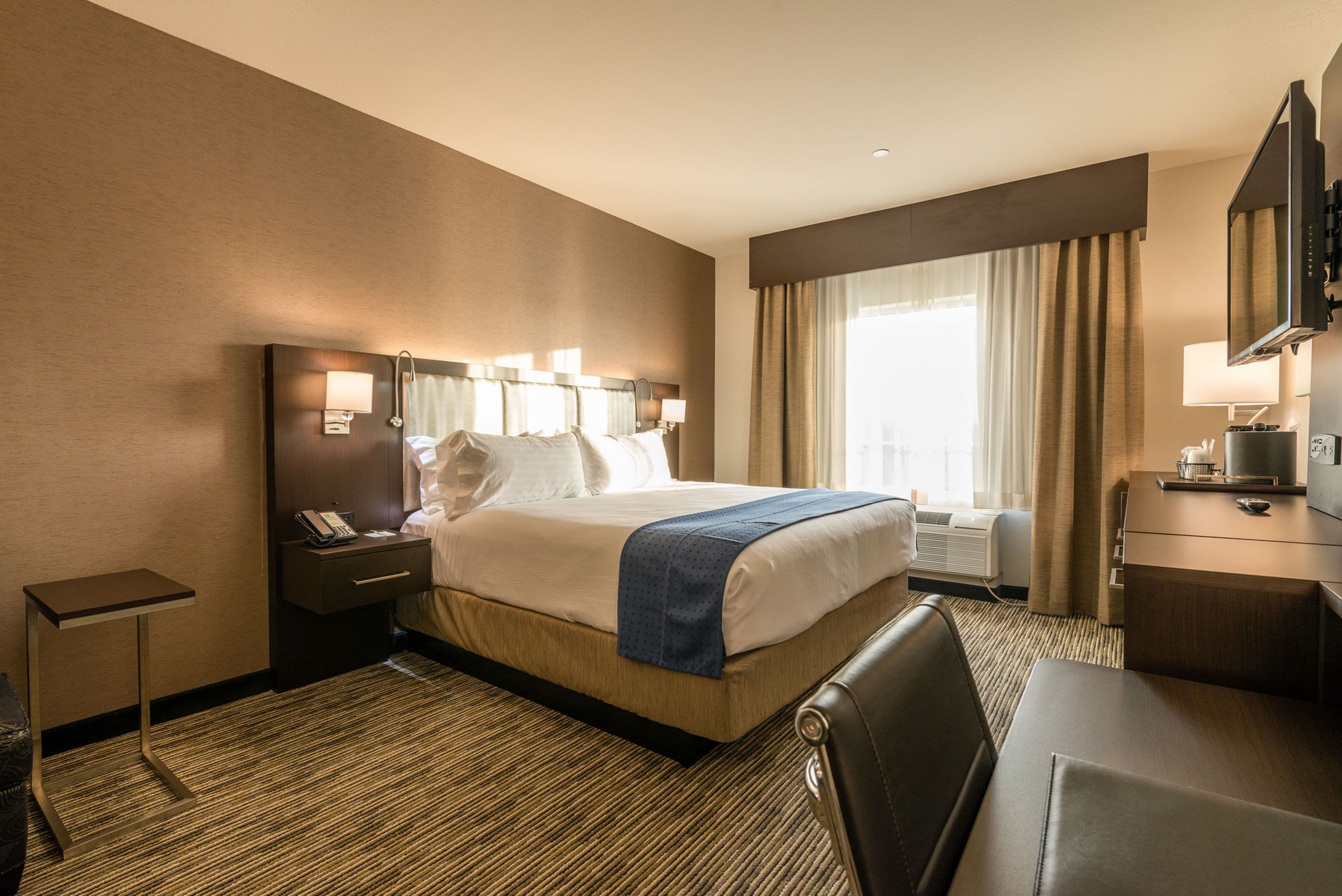 Holiday Inn Austin Airport — 6