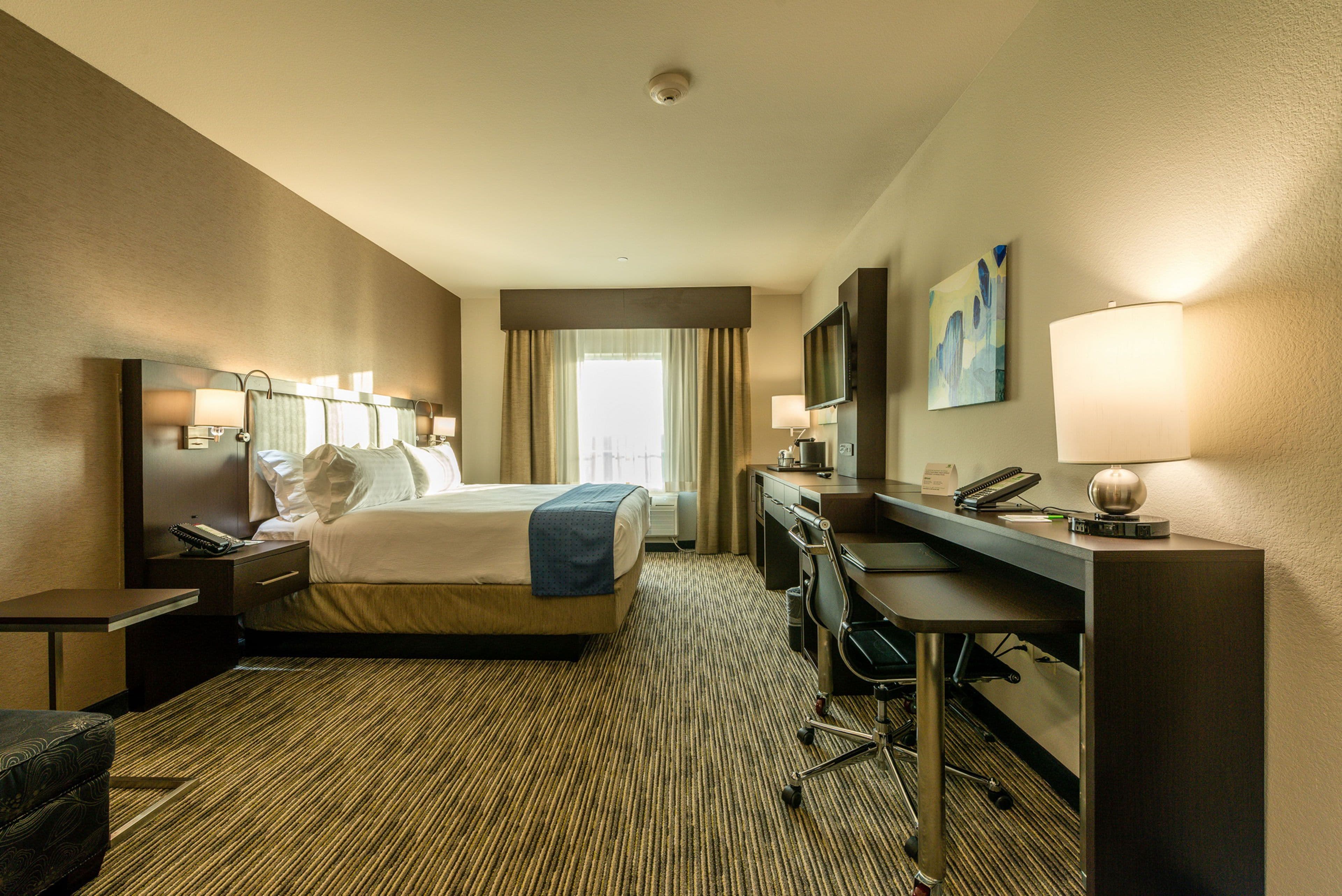 Holiday Inn Austin Airport - Image 5
