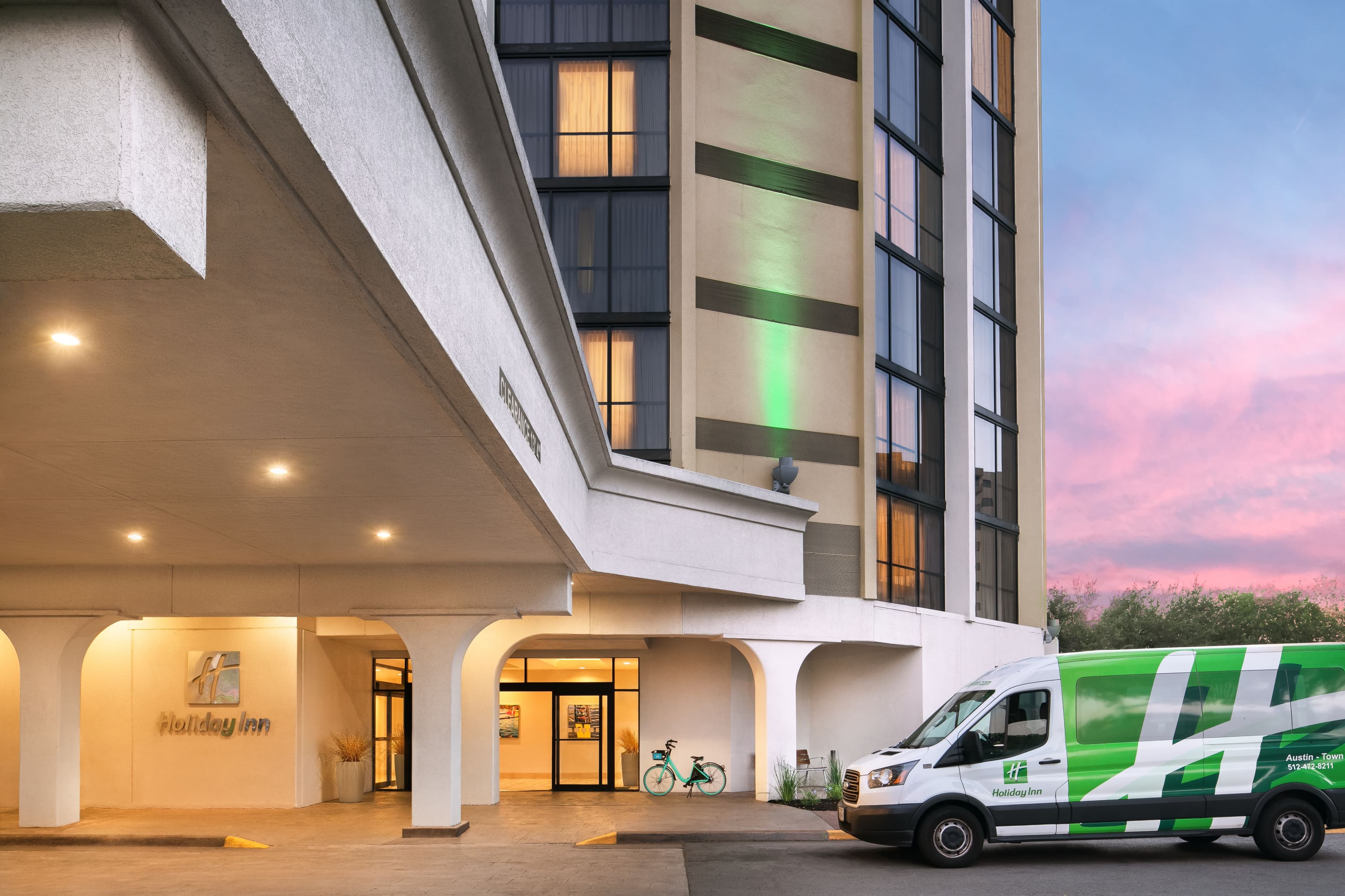 Holiday Inn Austin-Town Lake - Image 1