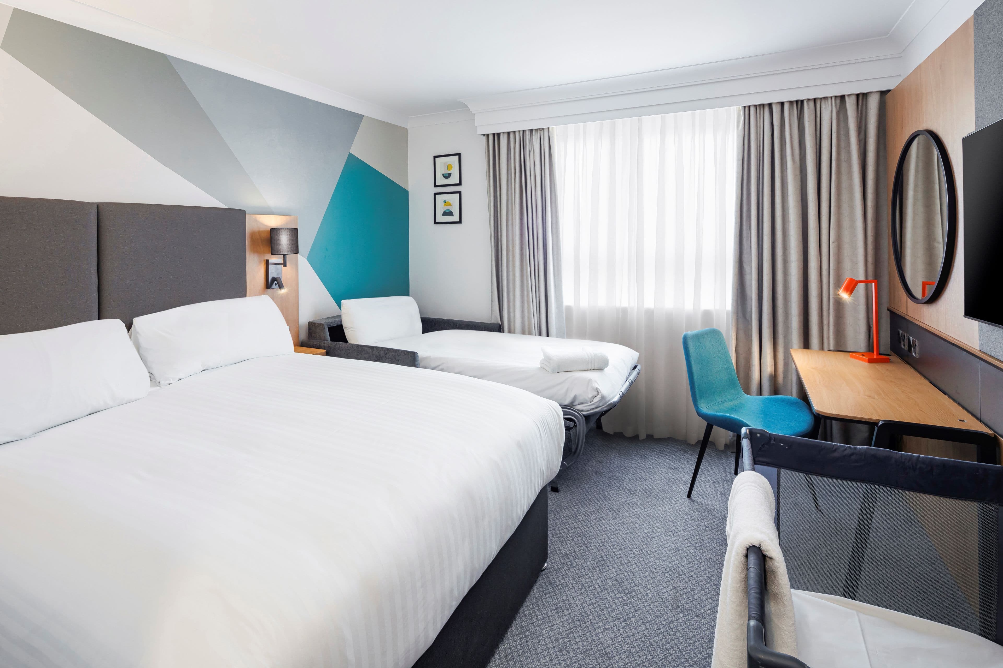 Holiday Inn Aylesbury - Image 5