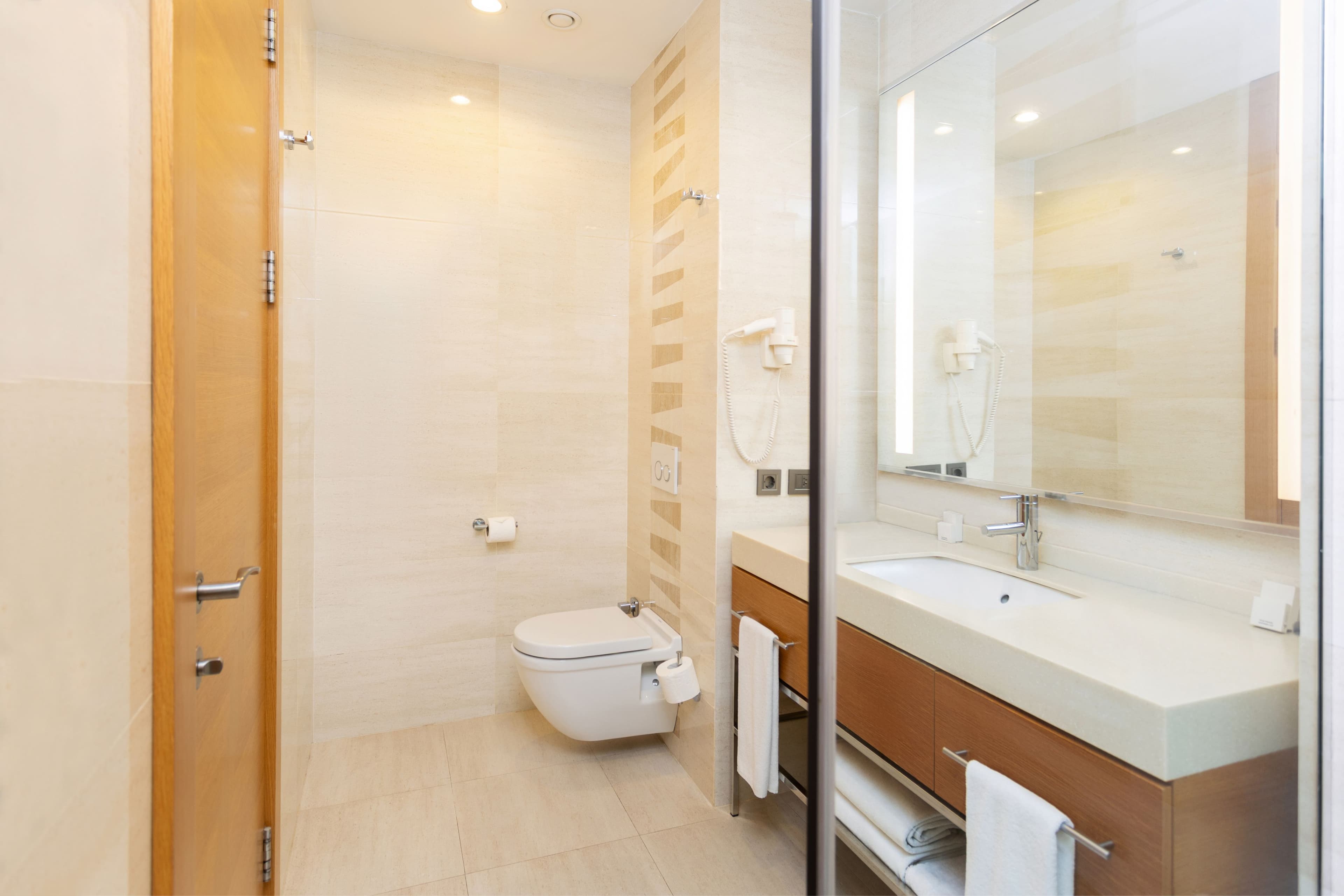 Holiday Inn Baku - Image 5