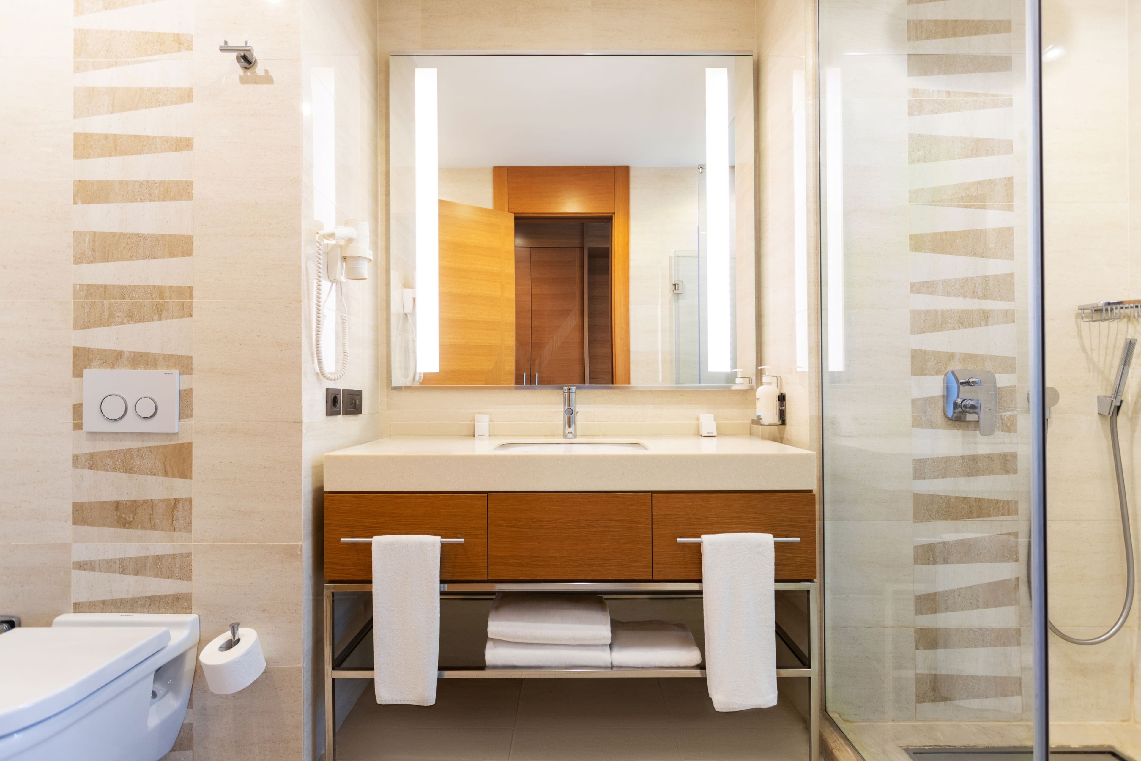Holiday Inn Baku - Image 3