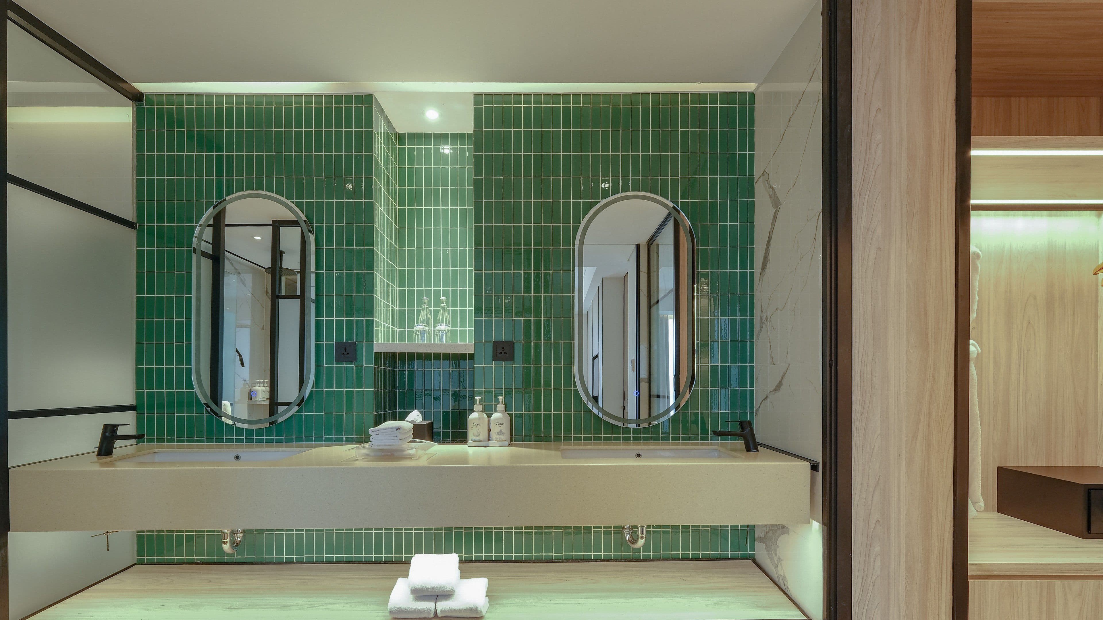 Holiday Inn Bali Sanur — 10
